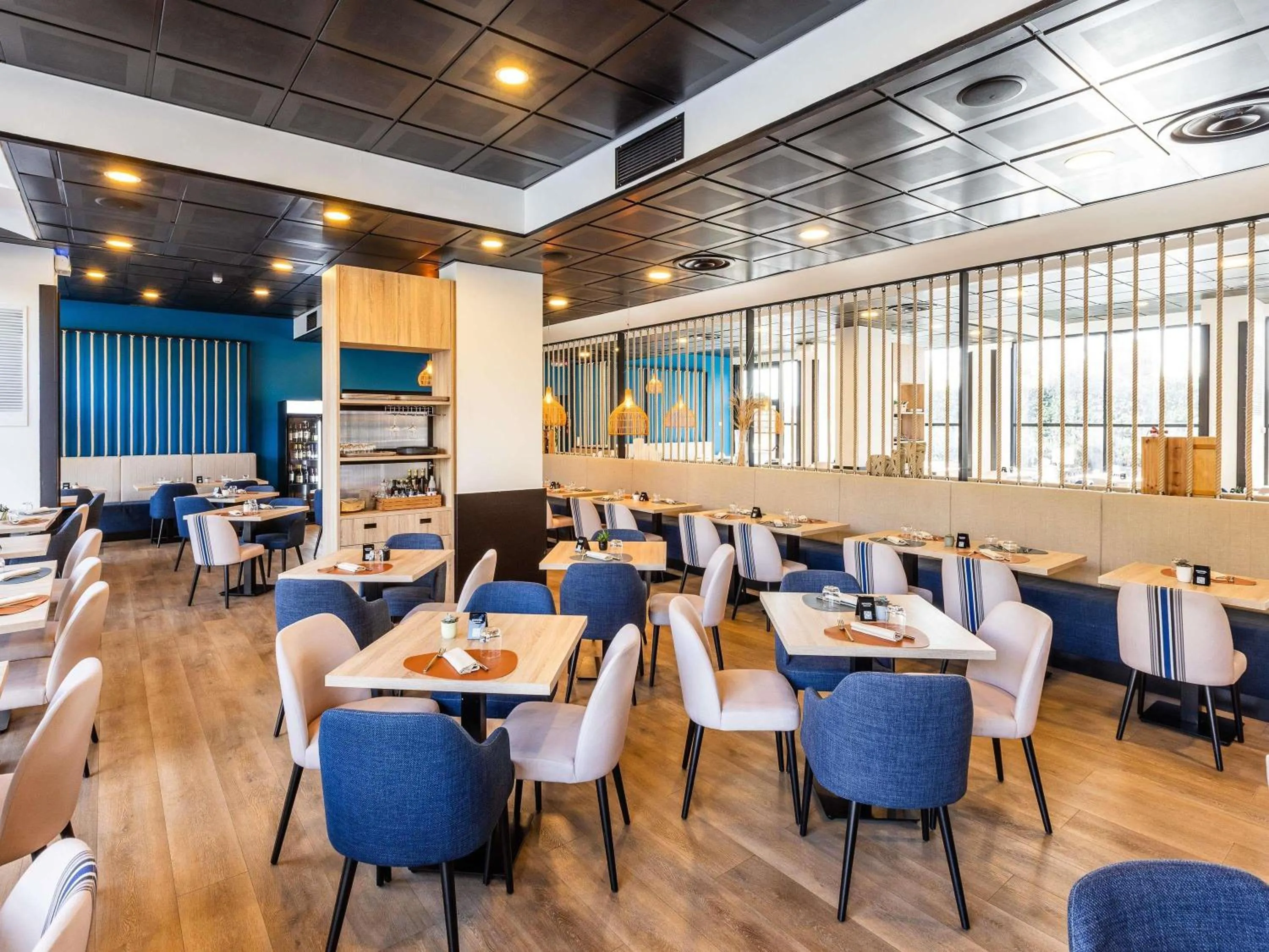 Restaurant/places to eat in Novotel Genova City