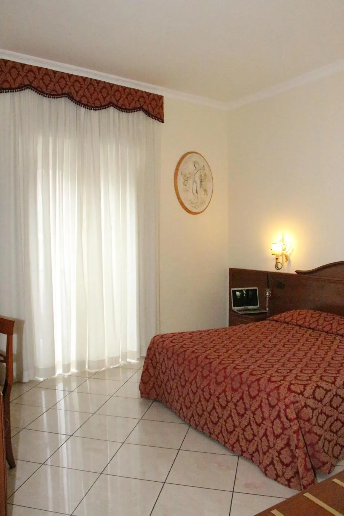 Bedroom, Bed in Hotel Mirage