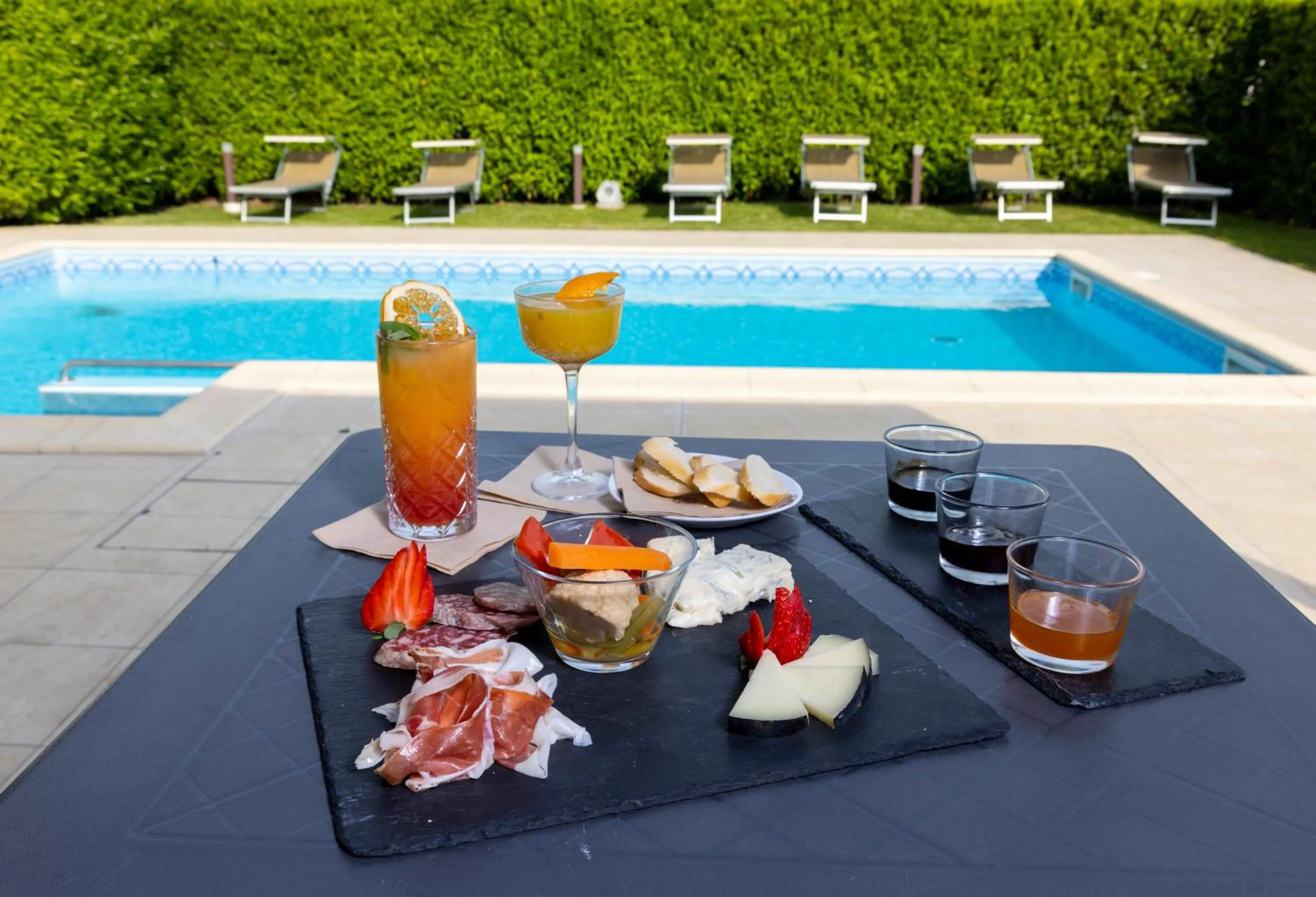 Swimming pool in Best Western Plus Hotel Farnese