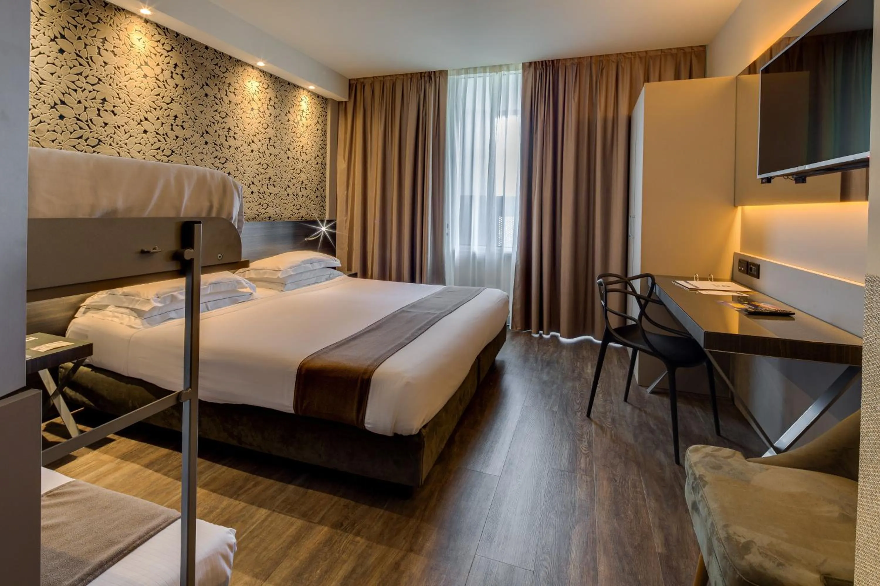 Bedroom, Bed in Best Western Plus Hotel Farnese