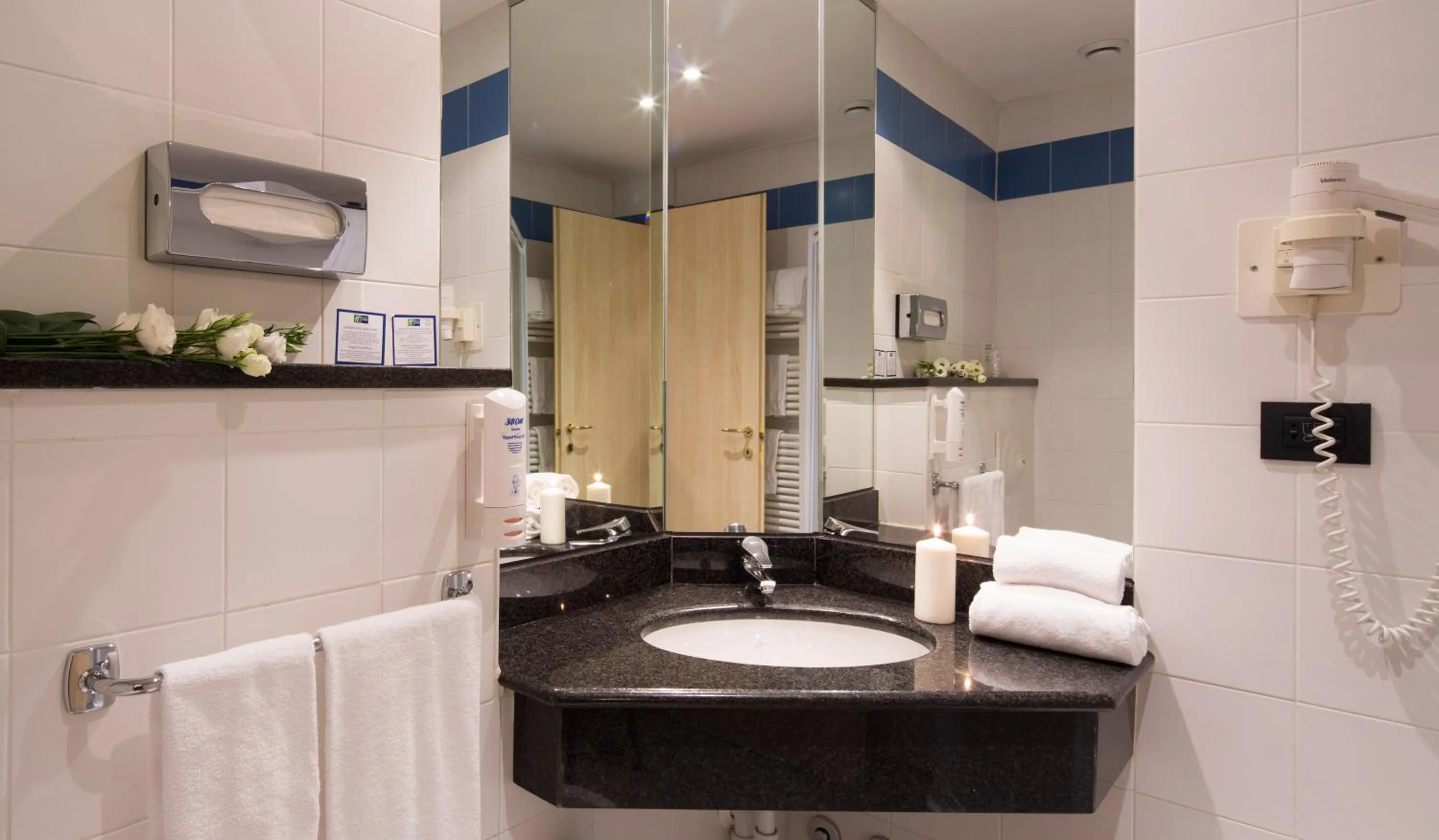 Bathroom in Holiday Inn Express Parma by IHG