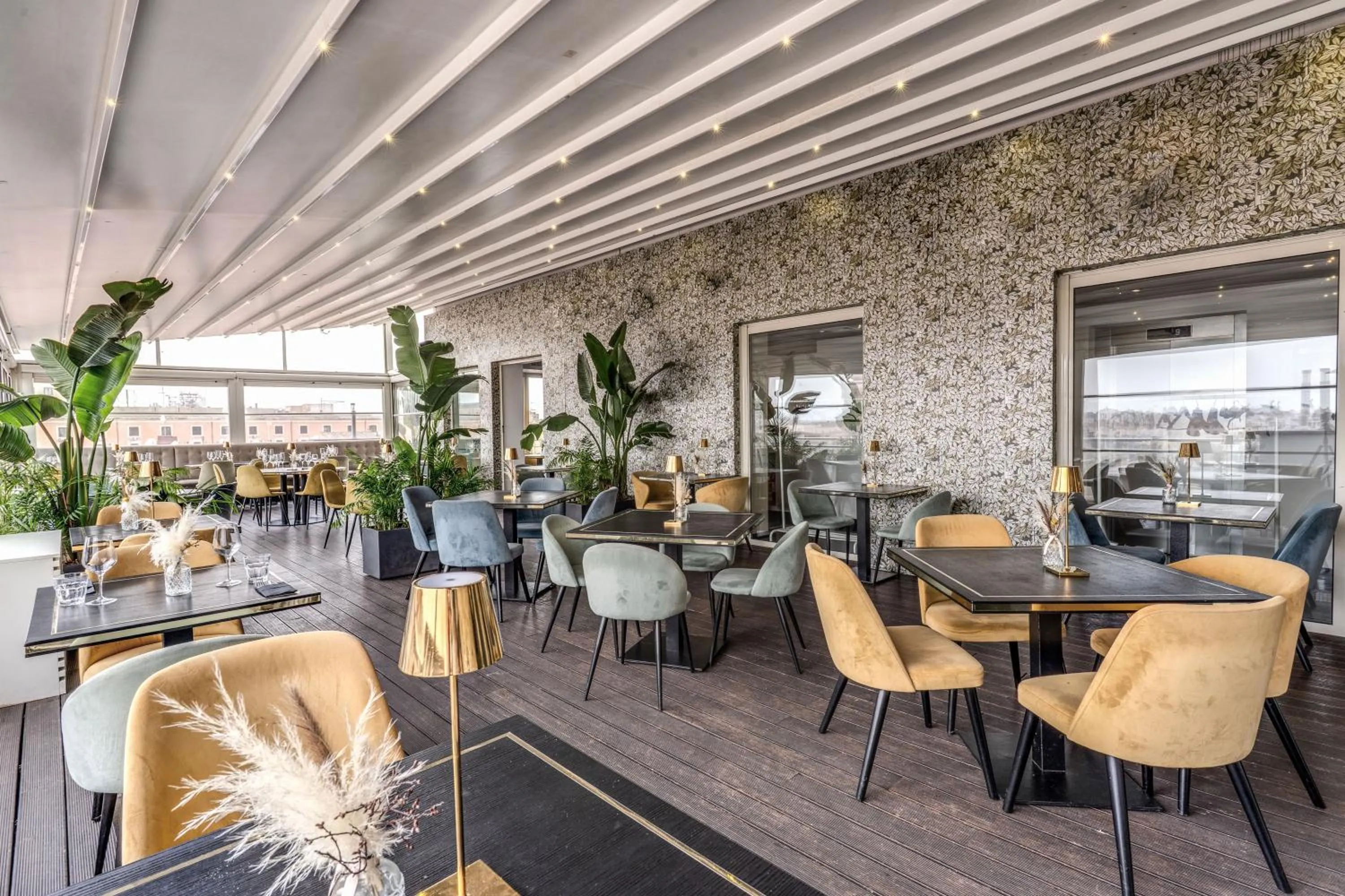 Restaurant/places to eat in La Griffe Hotel Roma