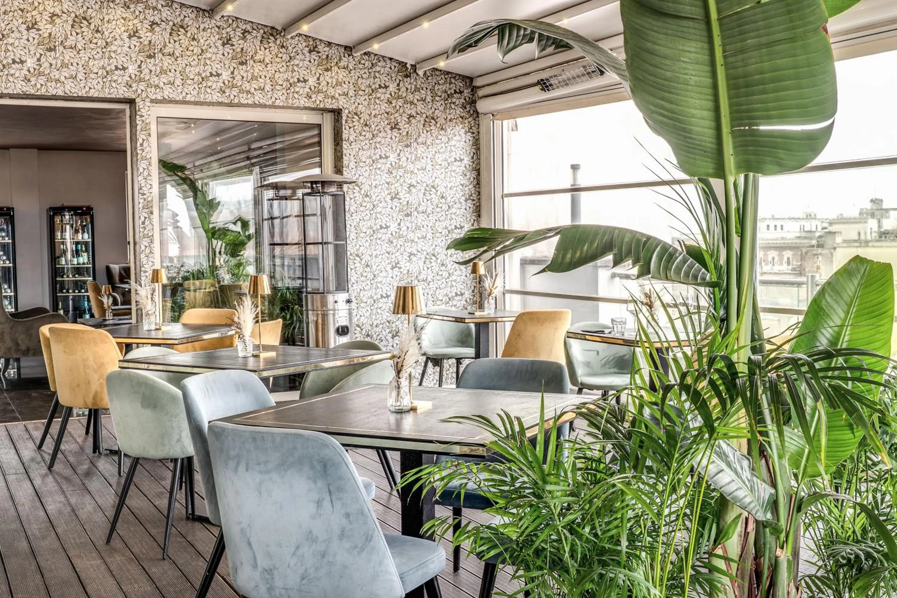 Restaurant/places to eat in La Griffe Hotel Roma