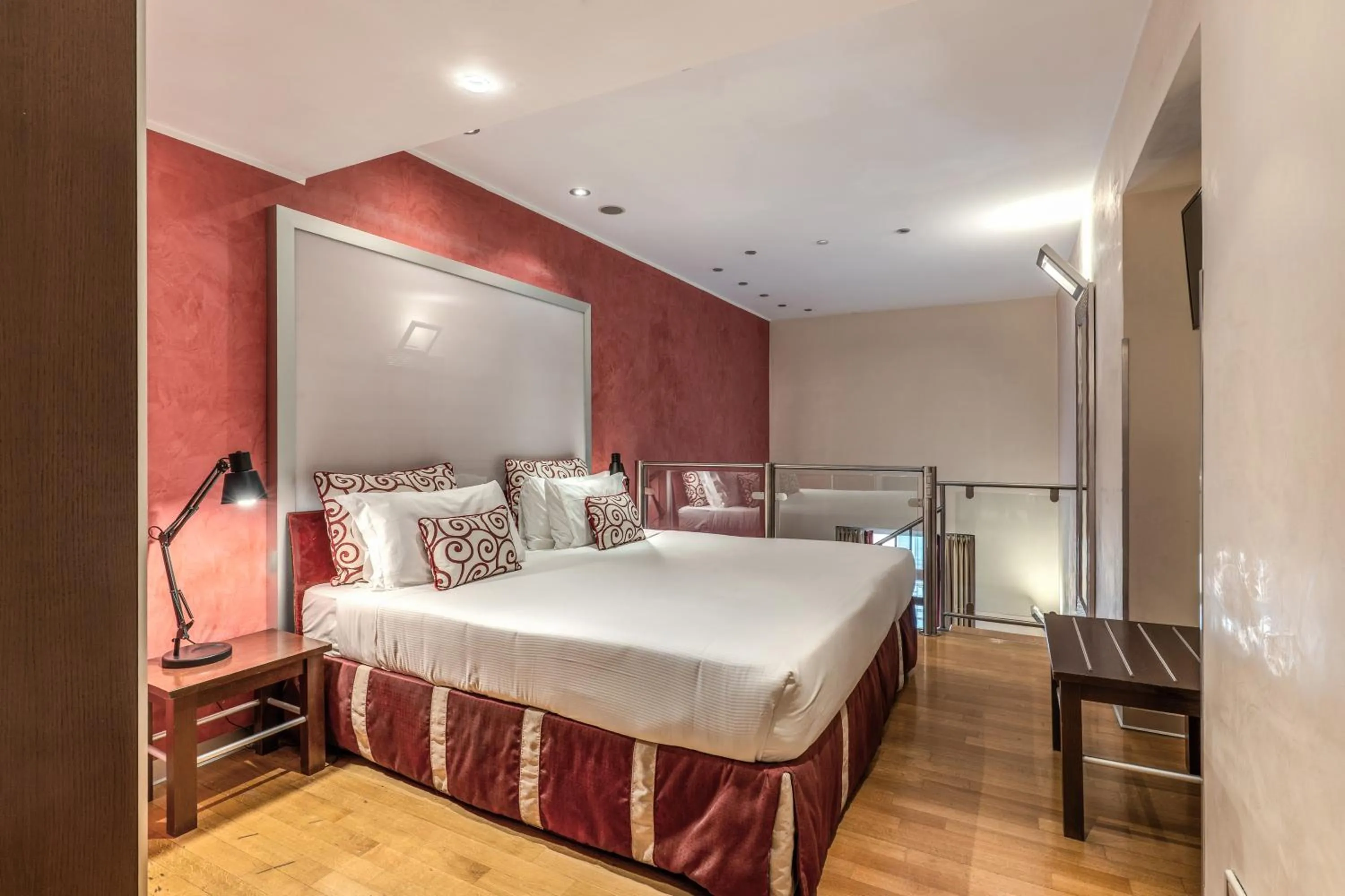 Bed in La Griffe Hotel Roma