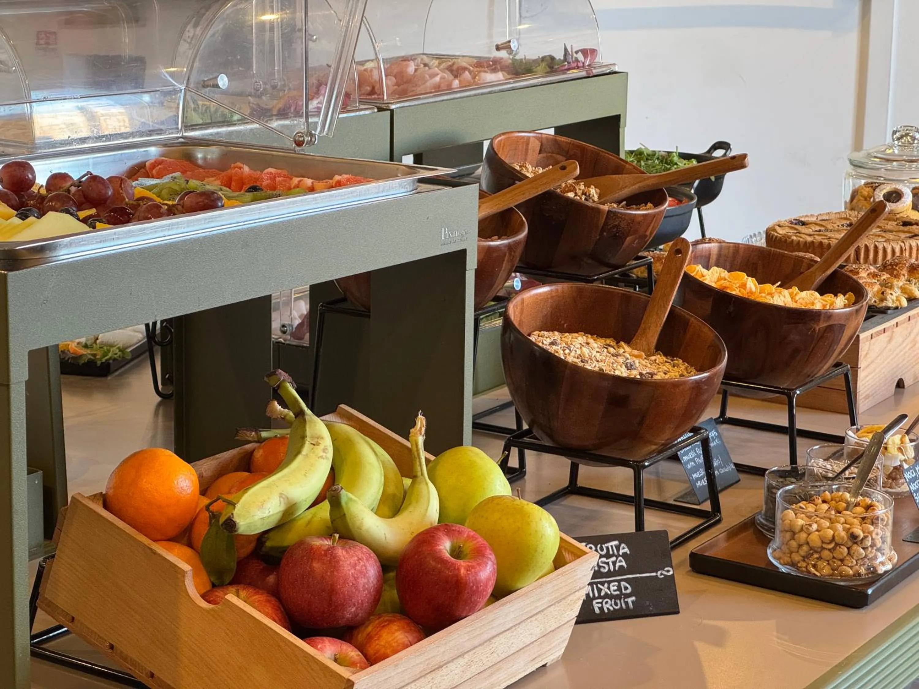 Food in La Griffe Hotel Roma