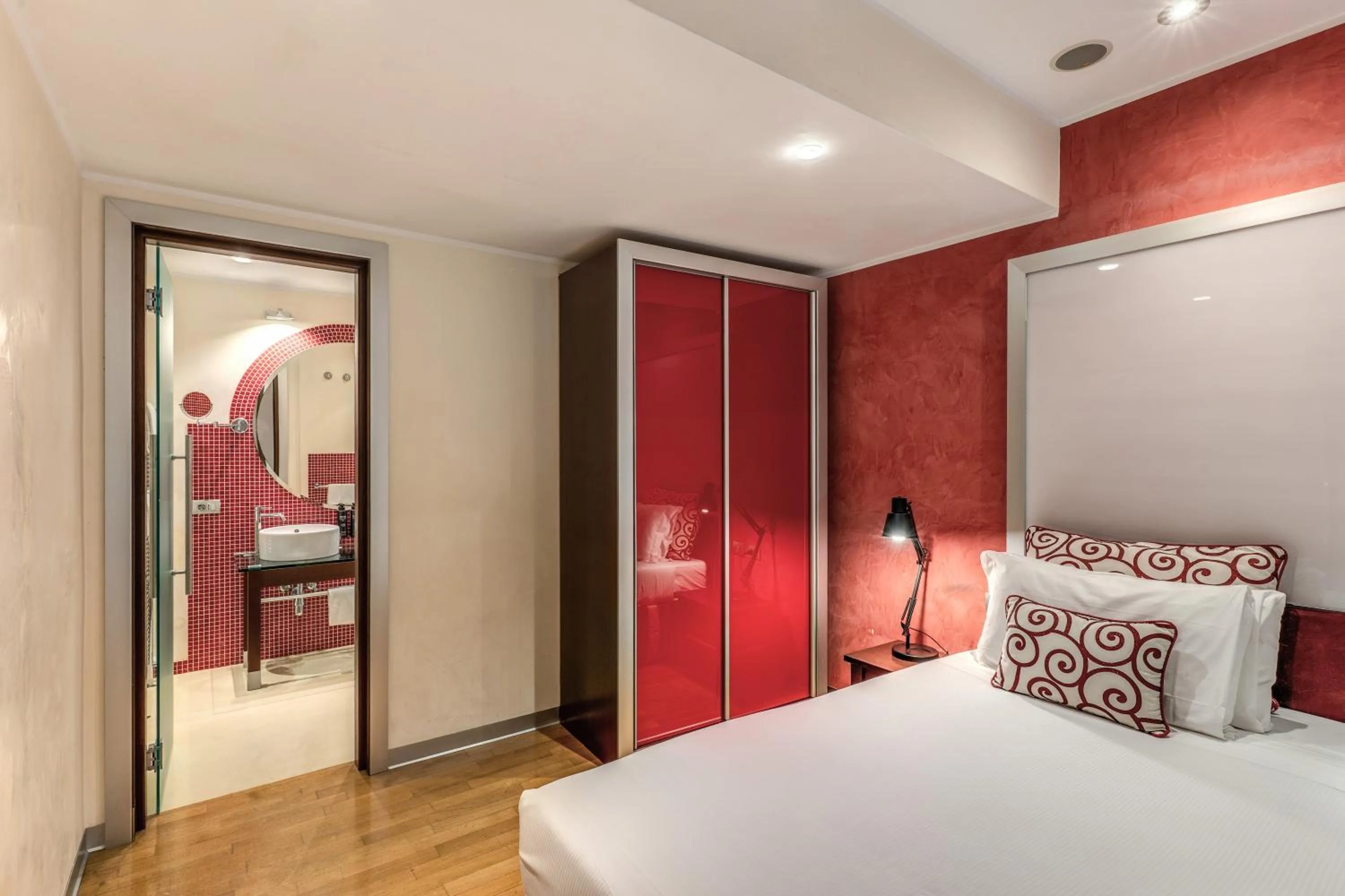 Bed in La Griffe Hotel Roma