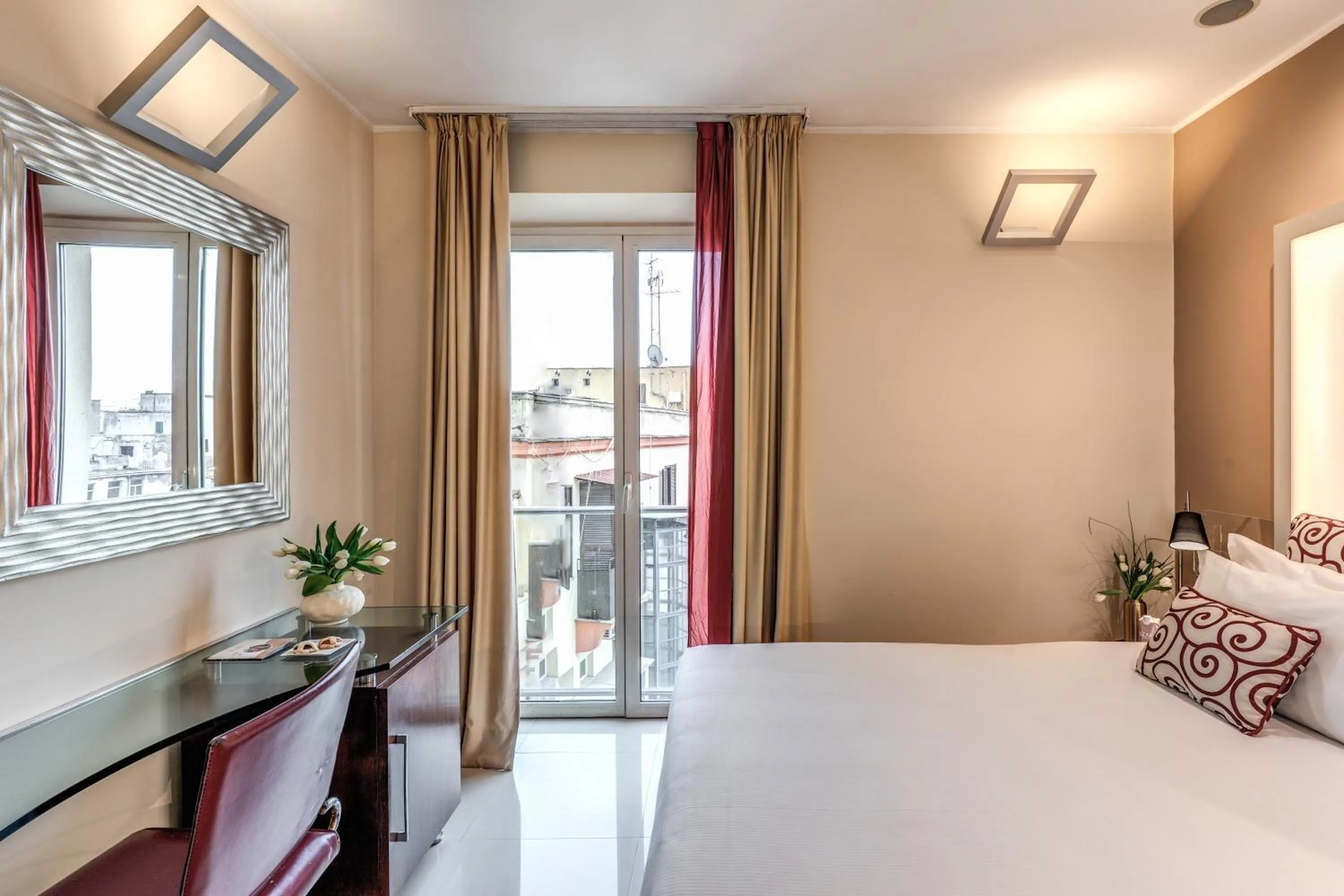 Bed in La Griffe Hotel Roma