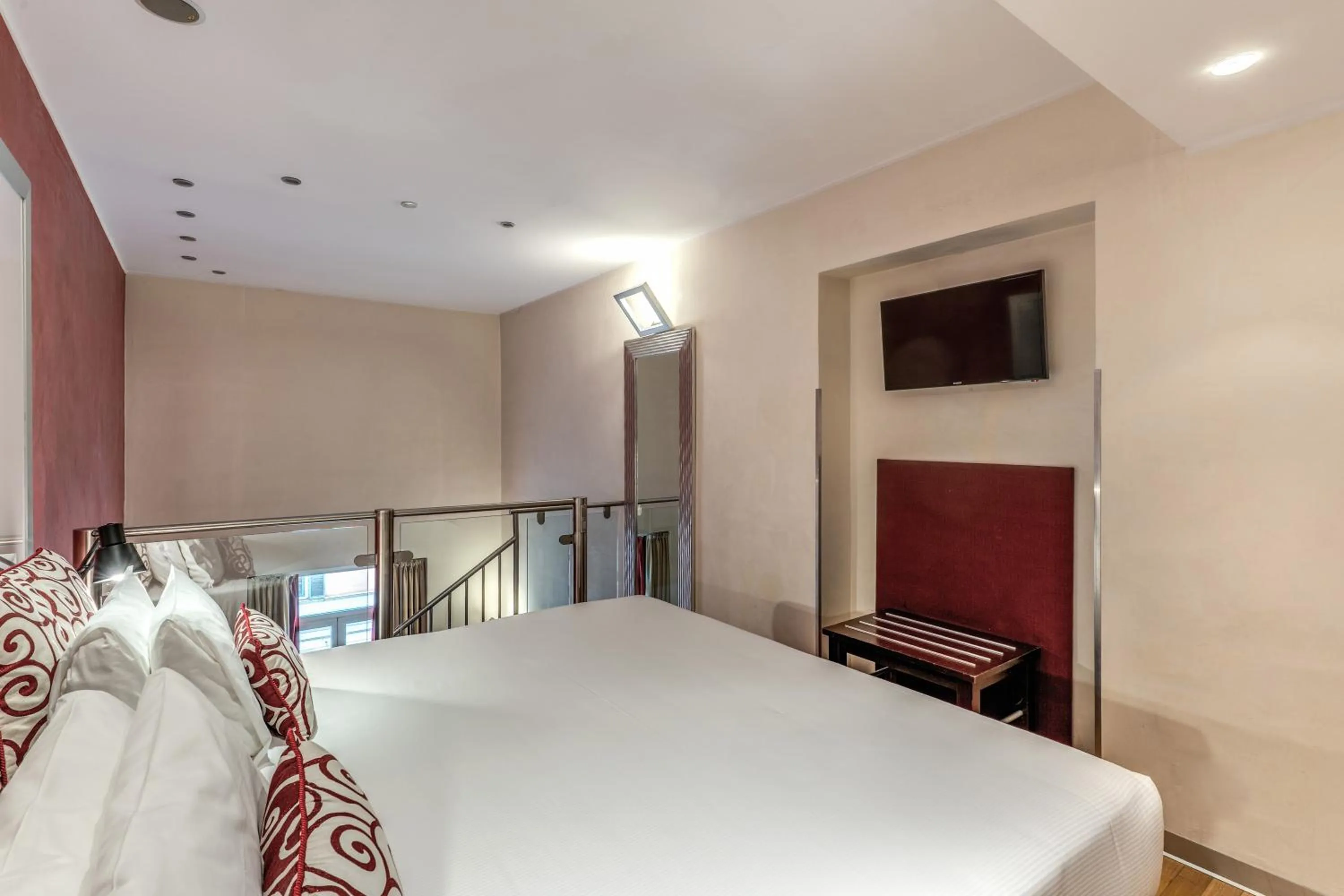 Bed in La Griffe Hotel Roma