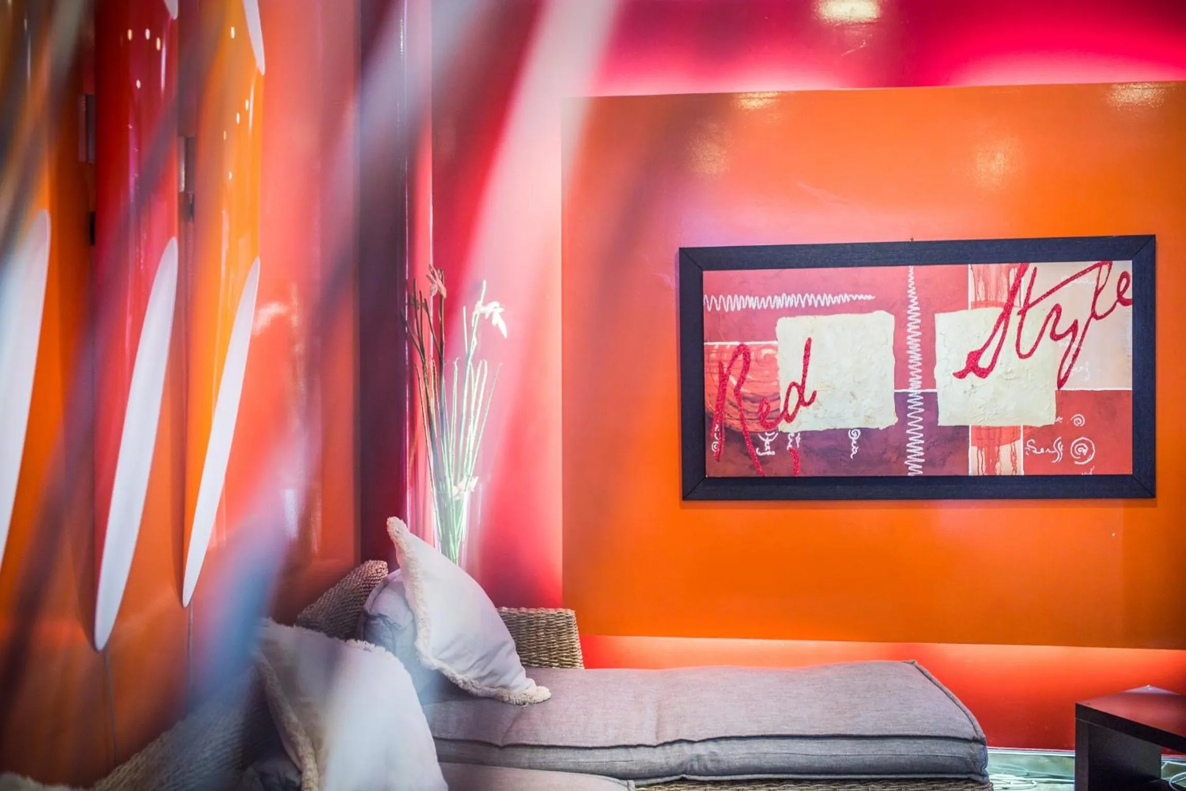 Communal lounge/ TV room, Bed in Park Hotel