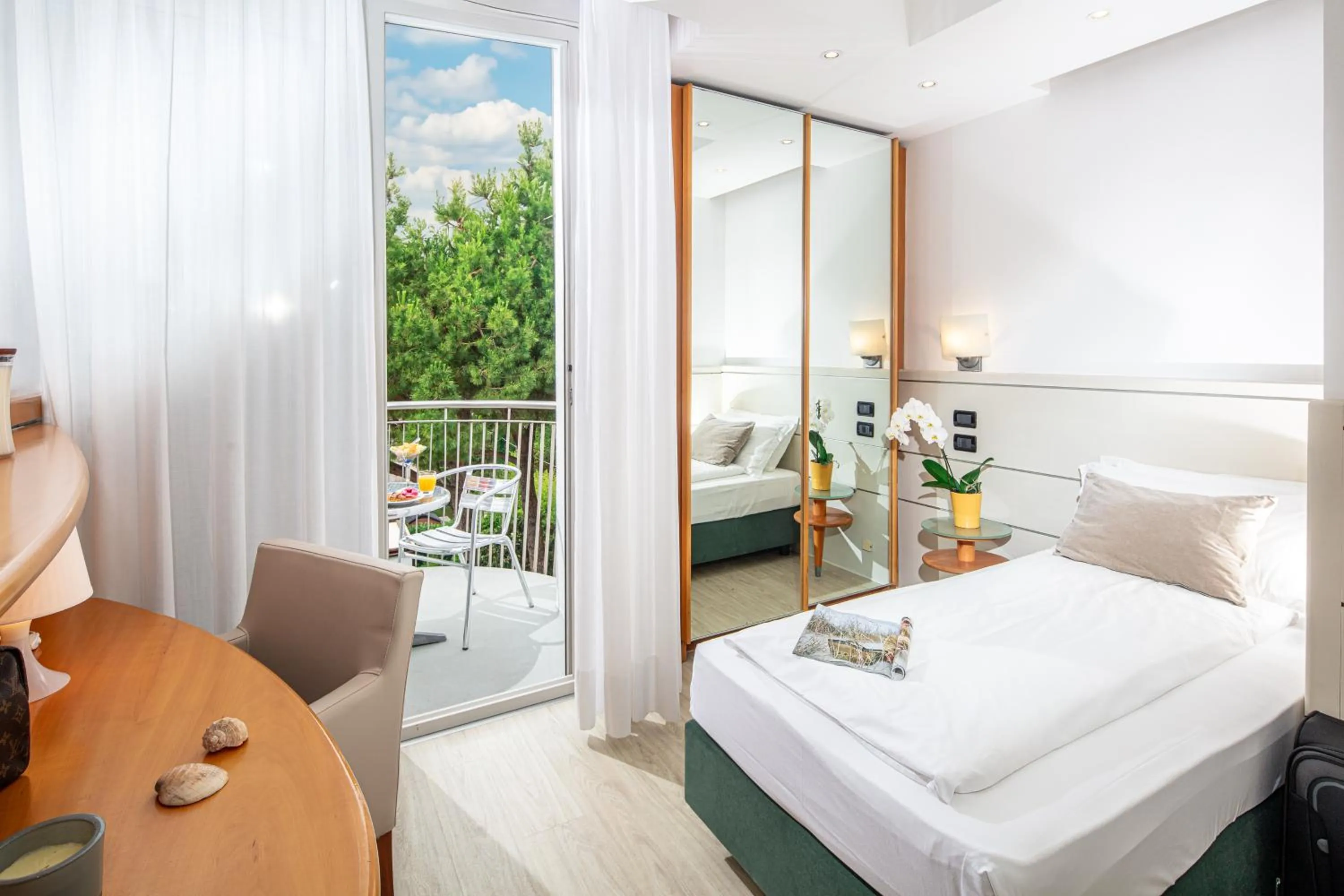 Property building, Bed in Park Hotel