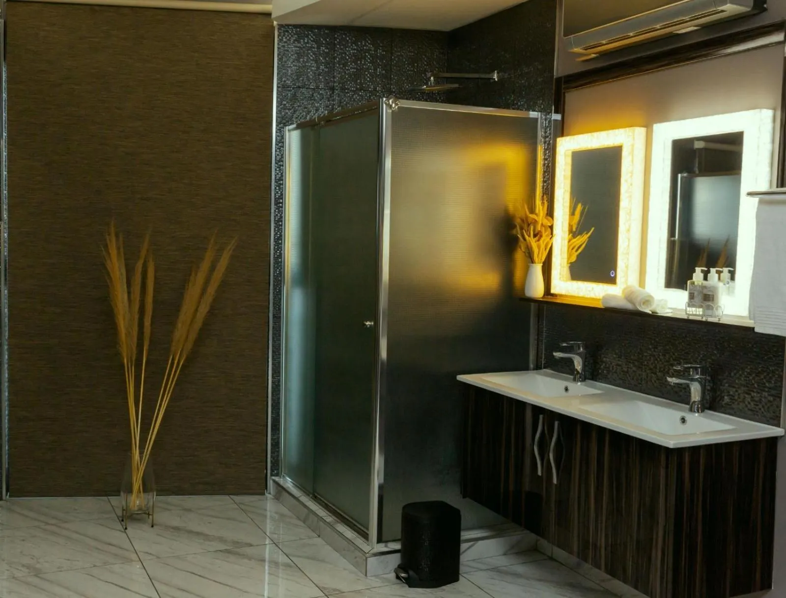 Bathroom in Monte La Vue Hotel