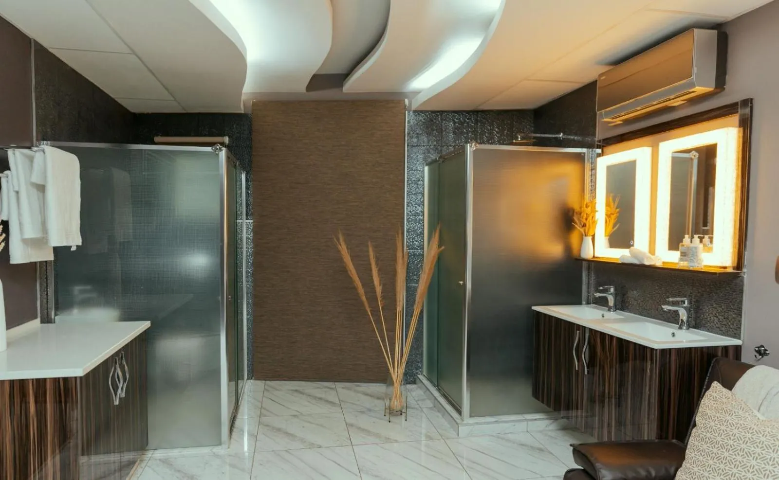 Bathroom in Monte La Vue Hotel