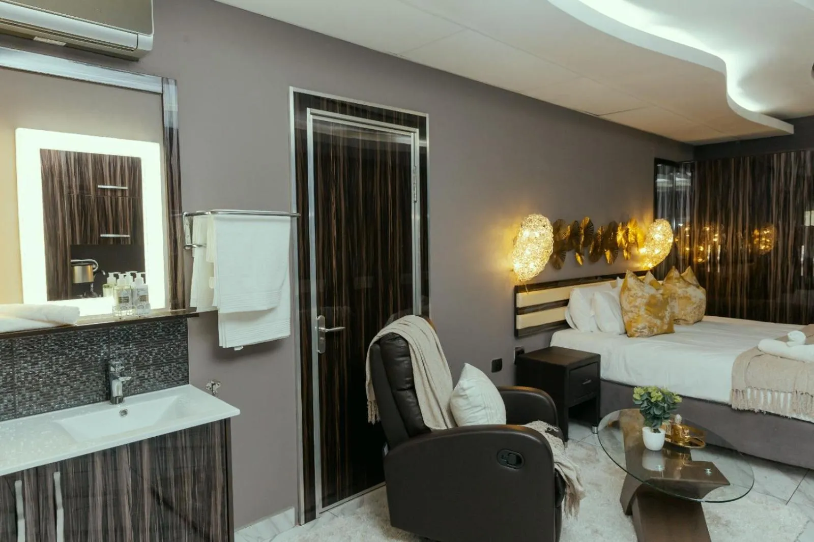 Bedroom in Monte La Vue Hotel