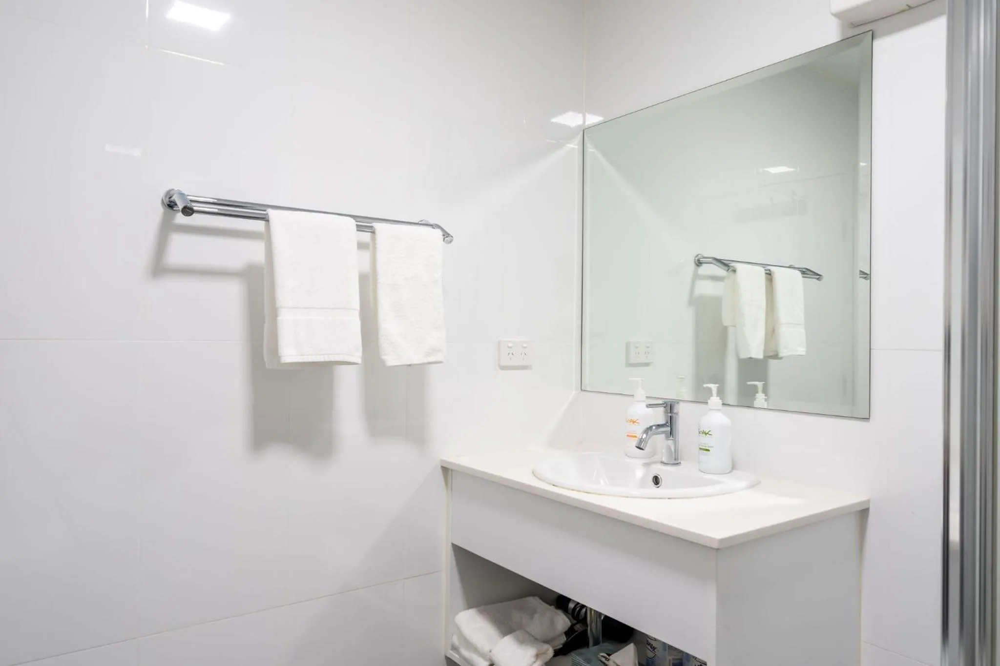 Bathroom in Leura Gardens Resort