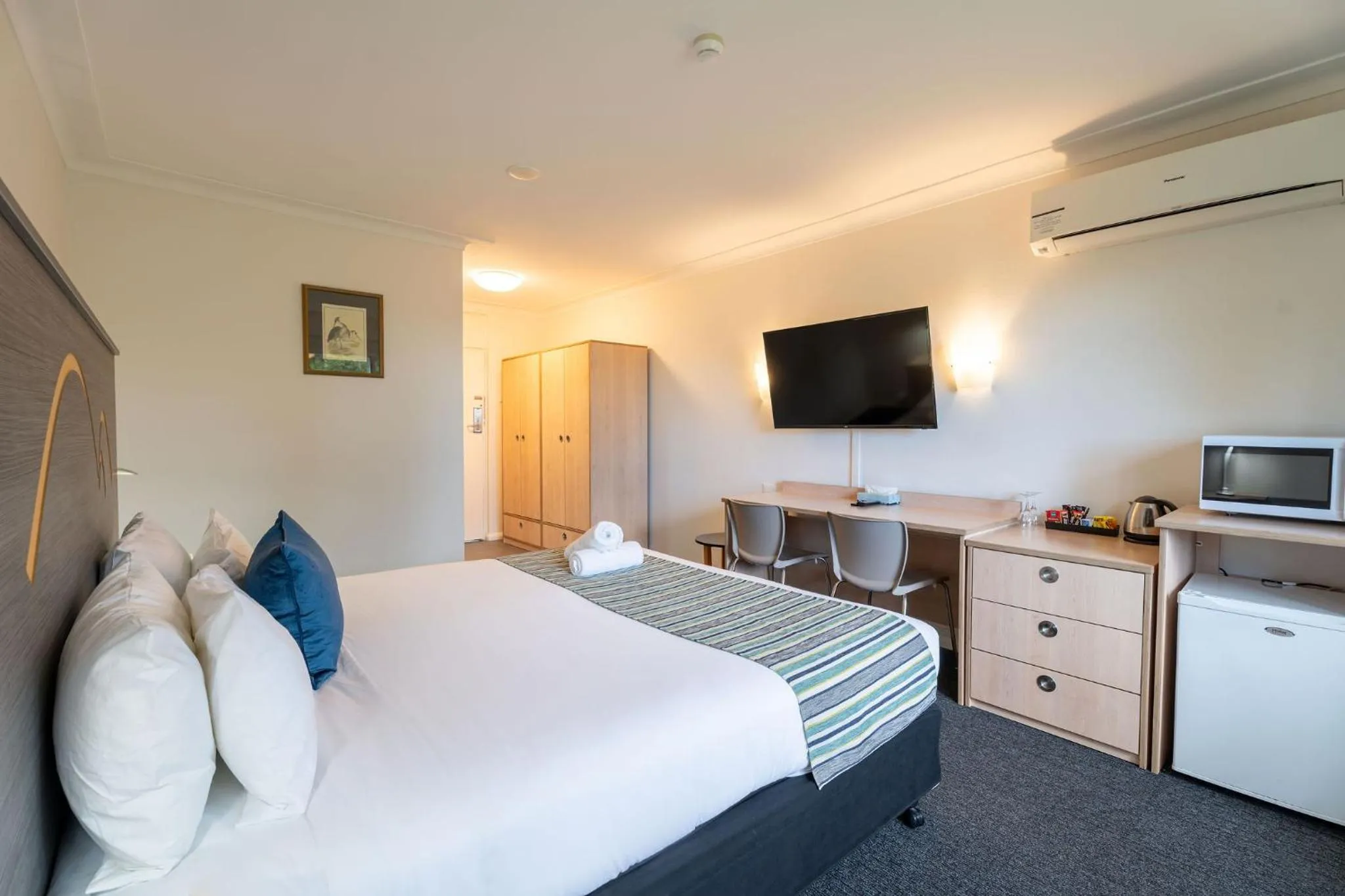 Bed in Leura Gardens Resort