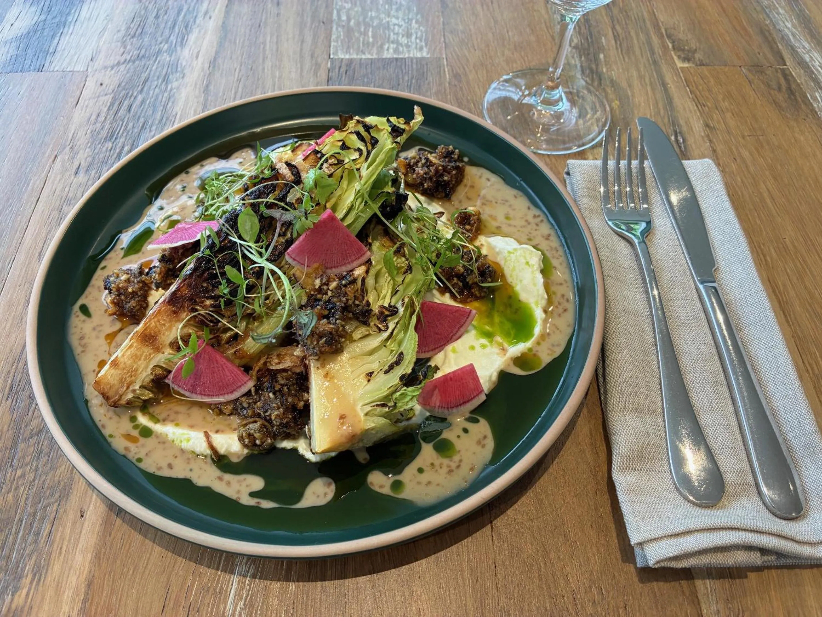 Restaurant/places to eat in Leura Gardens Resort