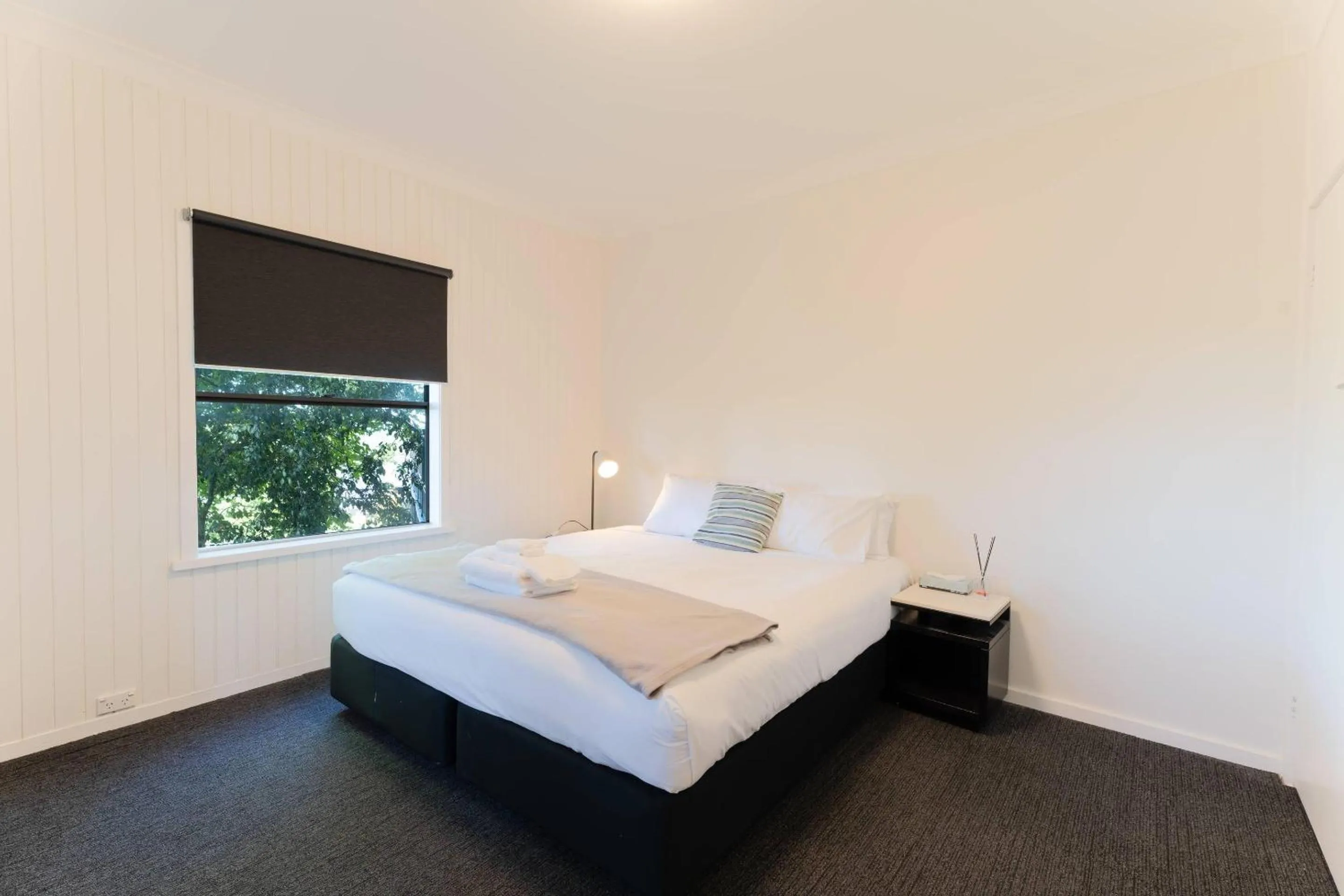 Bedroom, Bed in Comfort Resort Leura Gardens