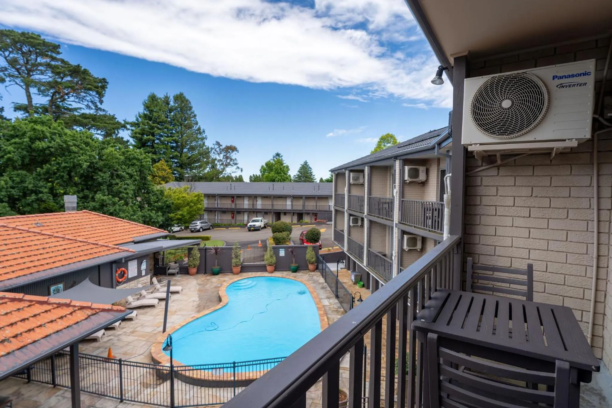 Swimming pool in Leura Gardens Resort