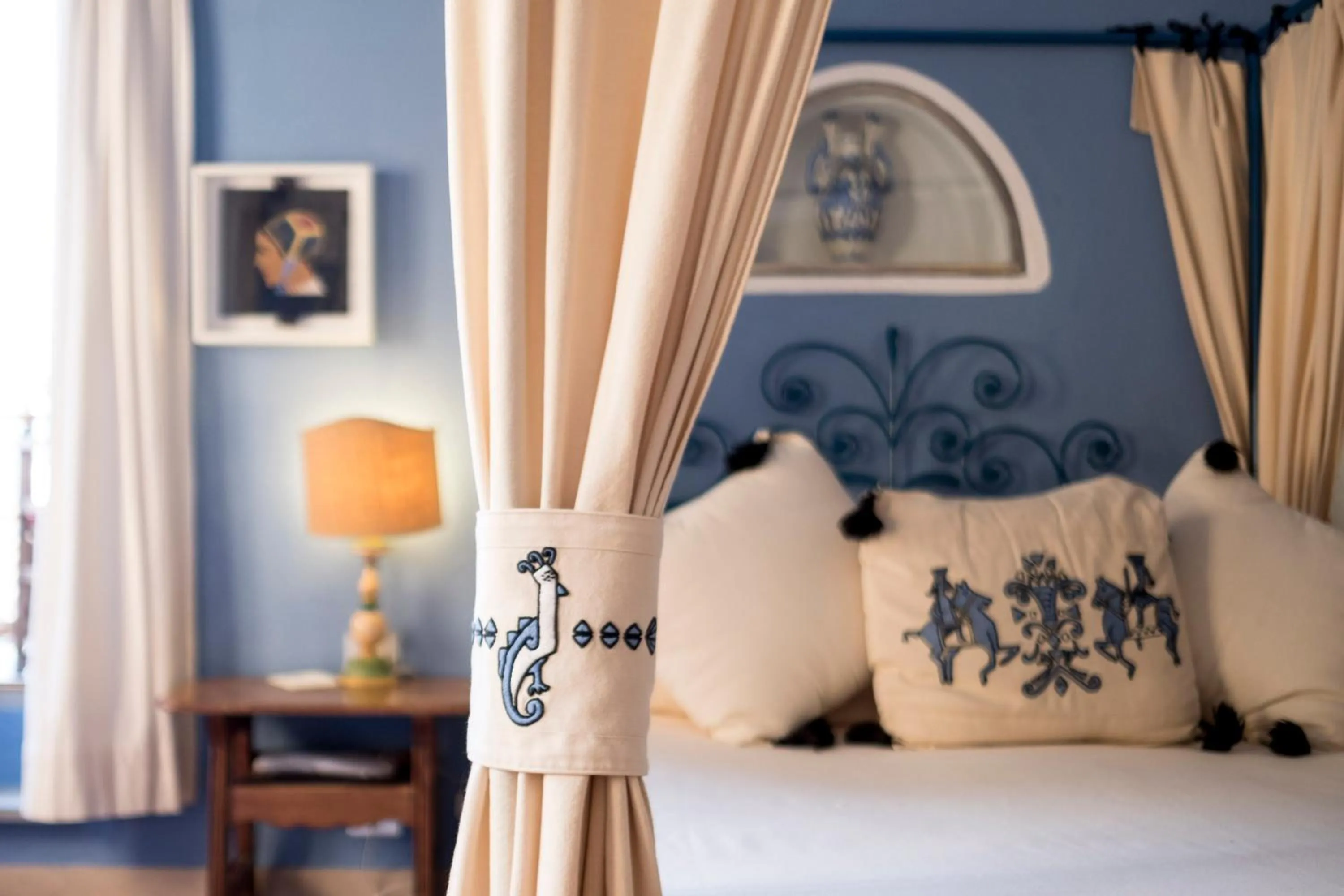 Bed in Su Gologone Experience Hotel