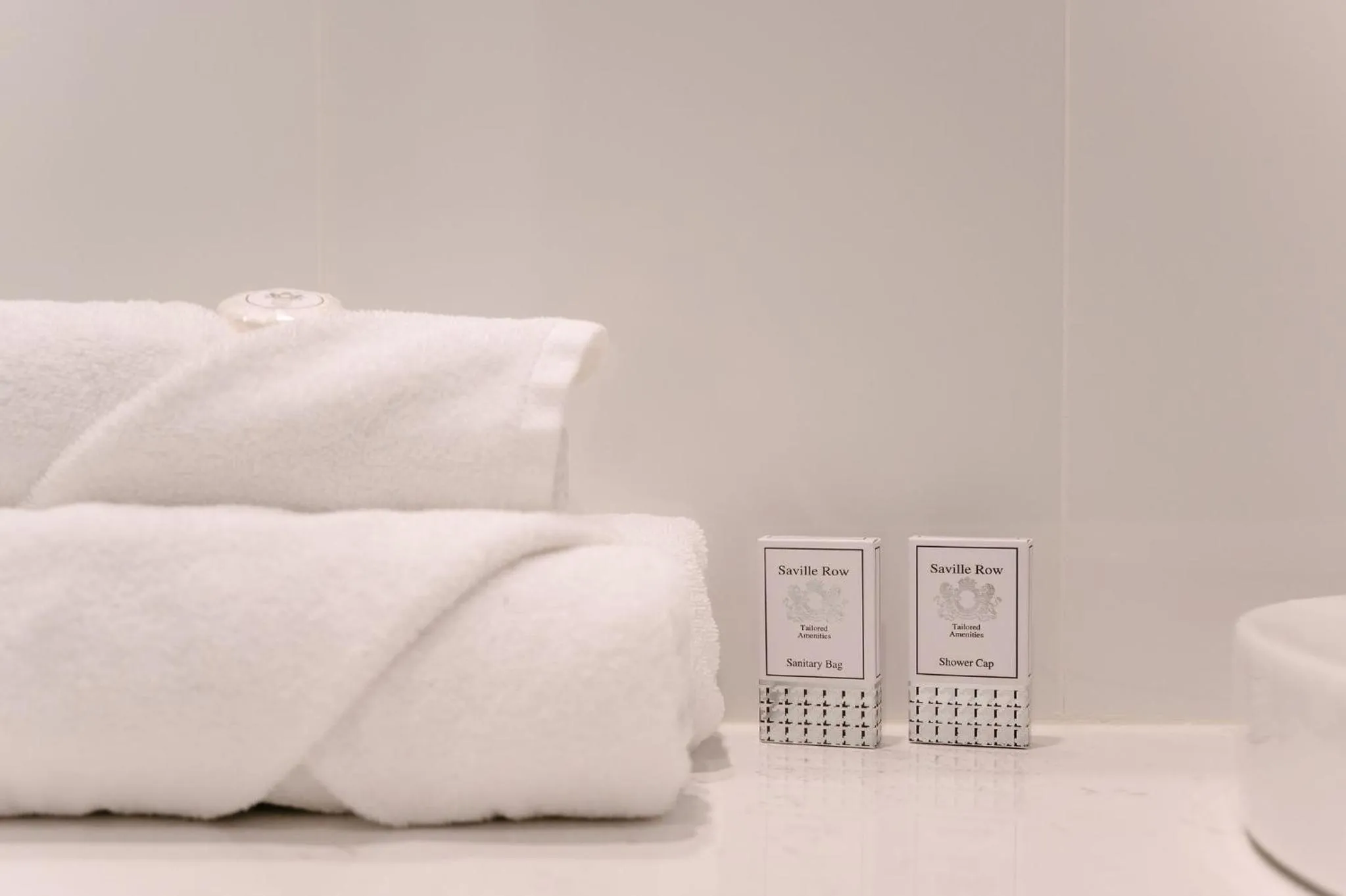 Bathroom, Bed in Leogate Estate Villas