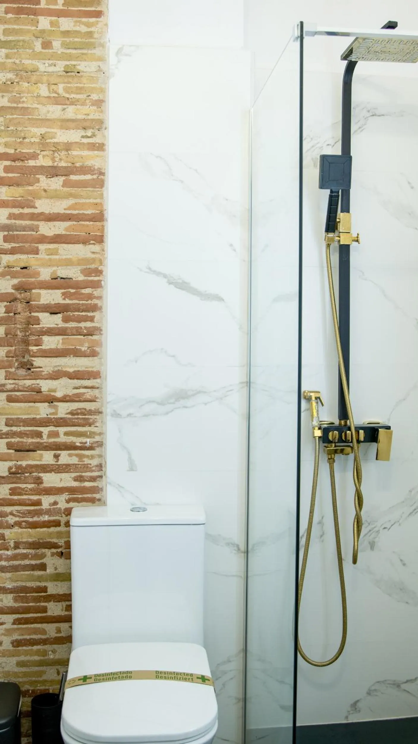 Shower in Catalina Suites