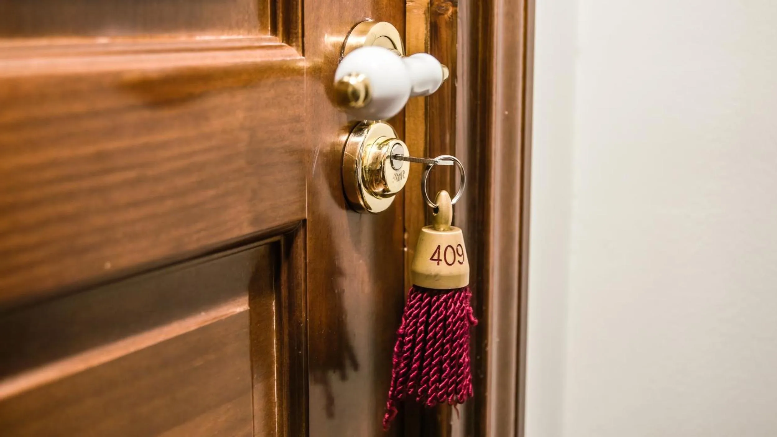 Facade/entrance in Catalina Suites
