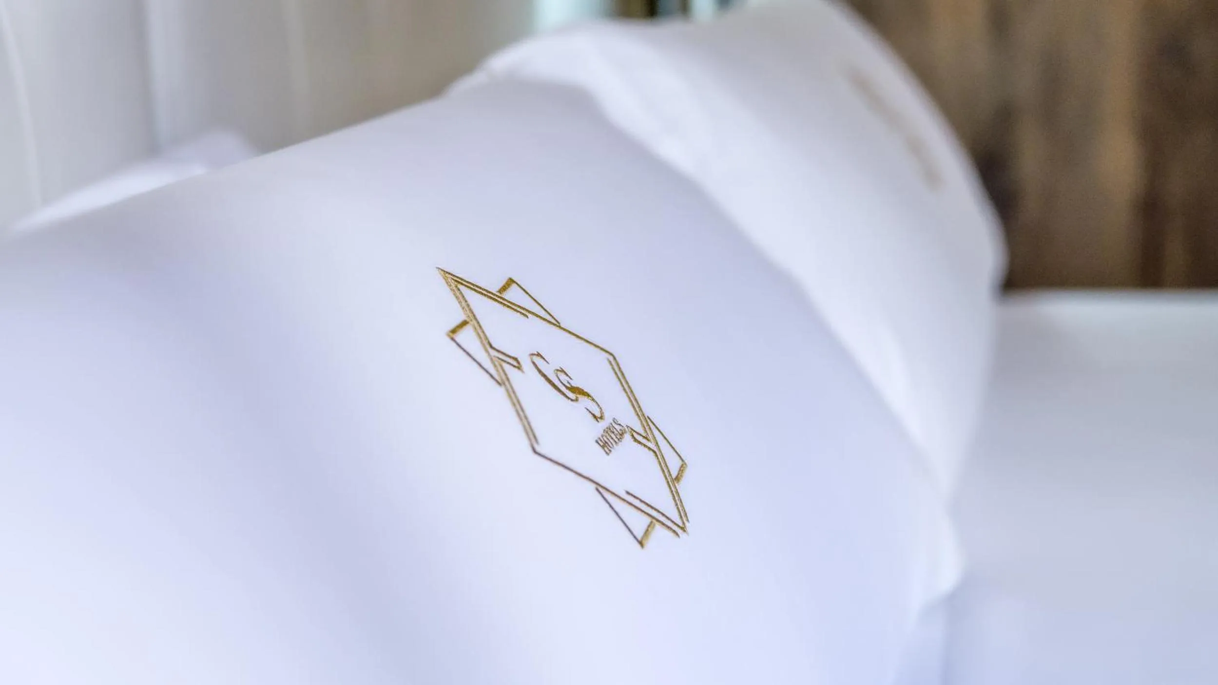 Bed in Catalina Suites