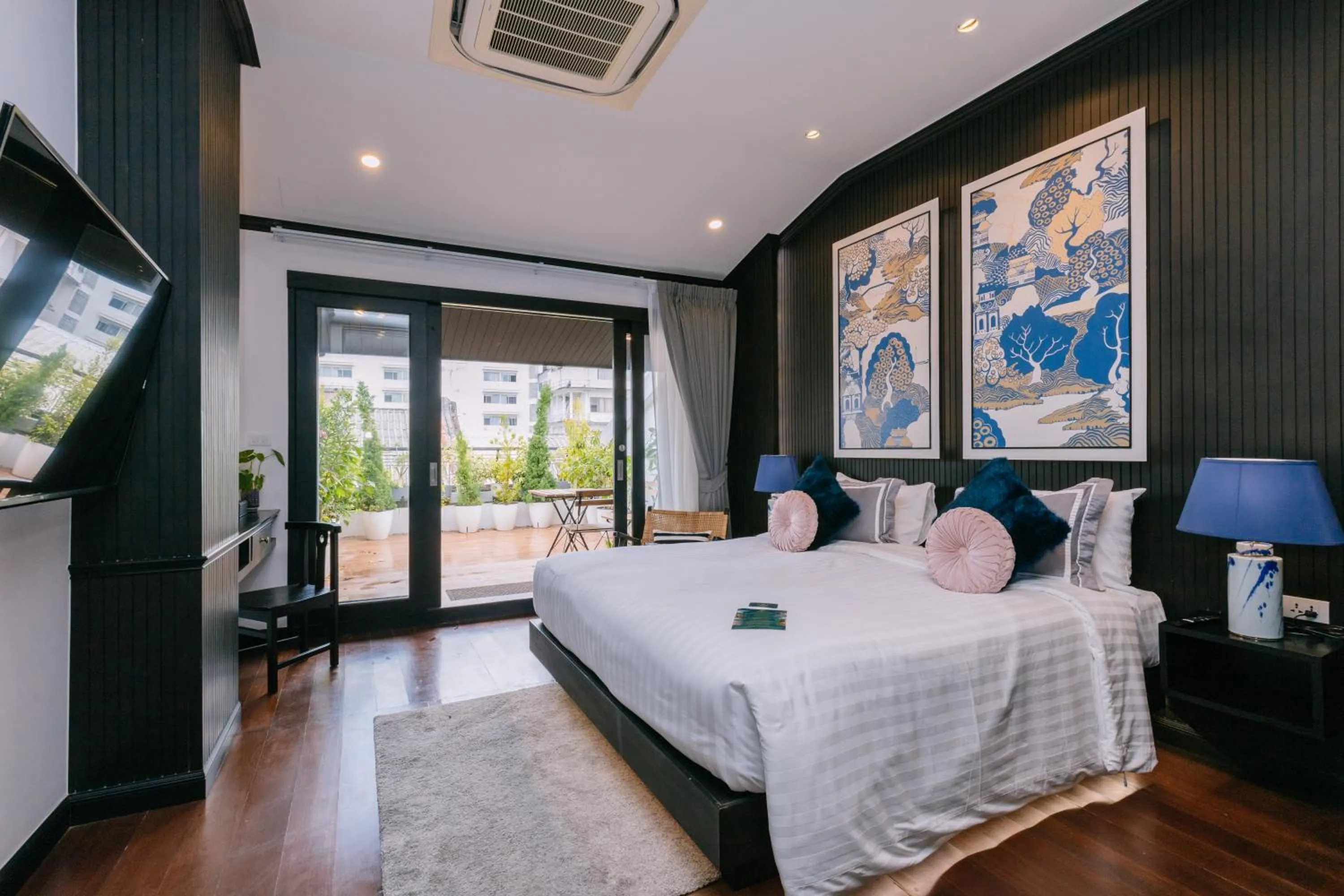 Photo of the whole room, Bed in BAAN 125 STAY Phuket