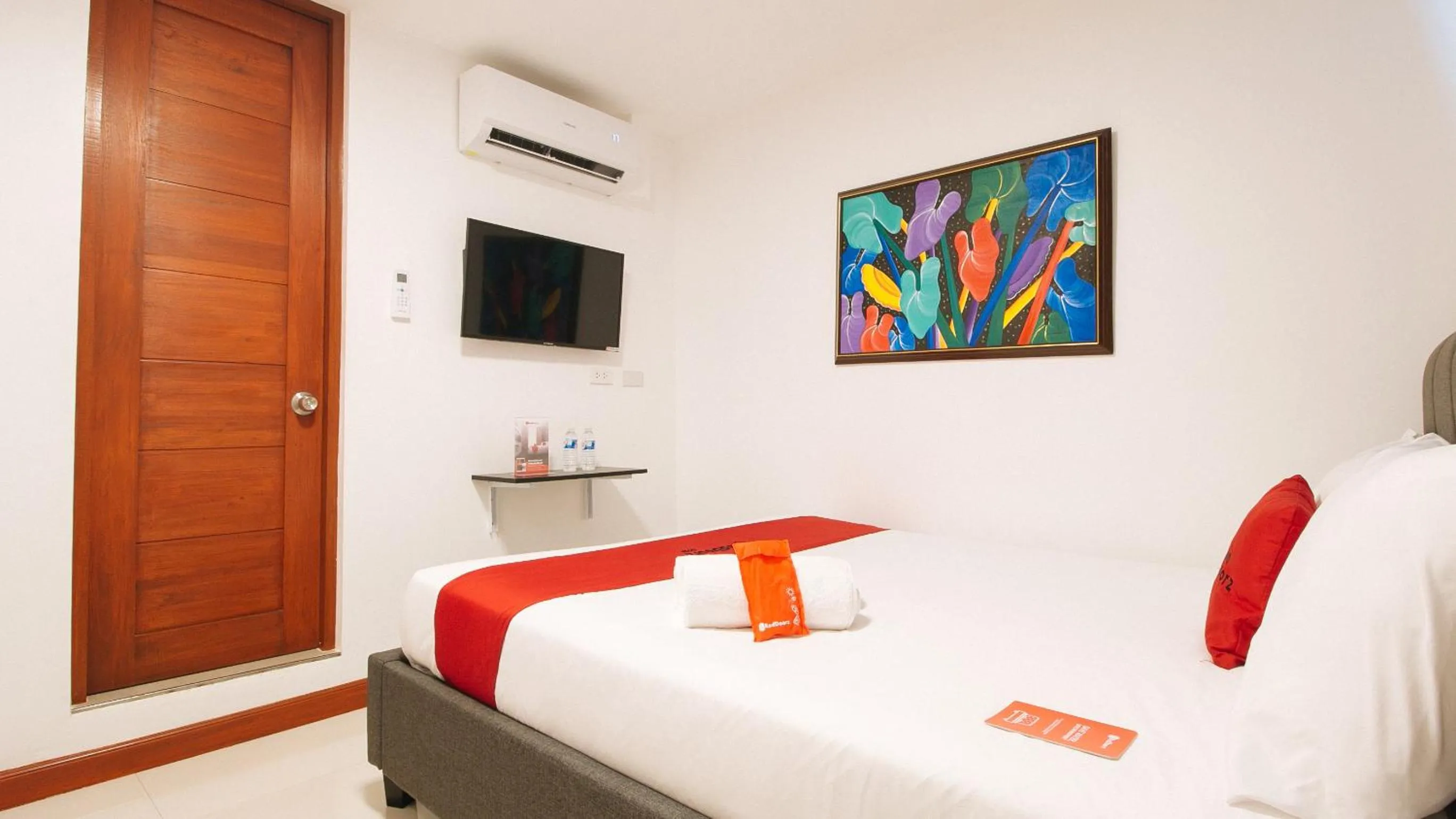 Bed in RedDoorz @ Guest Hotel Passi City Iloilo