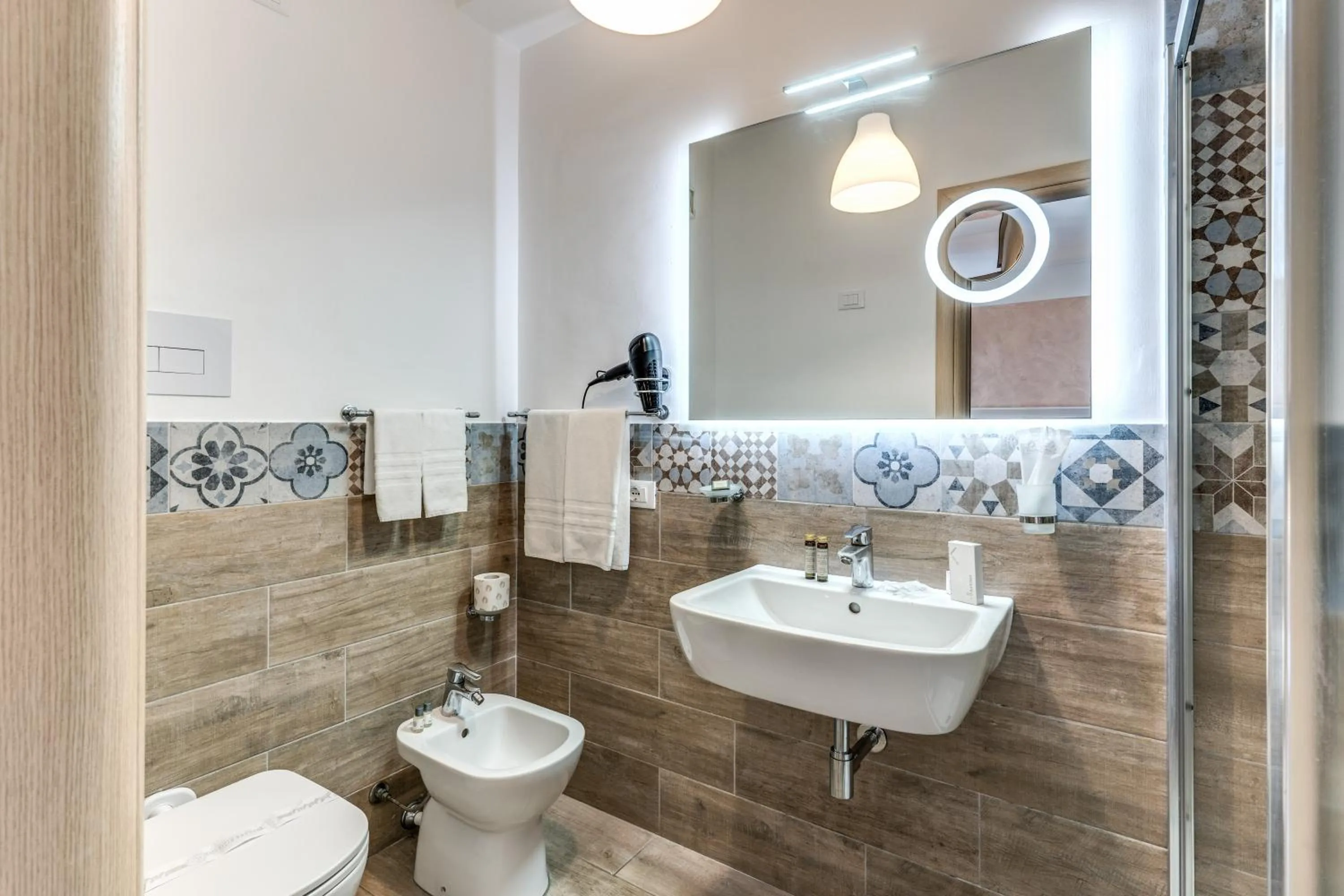 Bathroom in Casena Dei Colli, Sure Hotel Collection By Best Western
