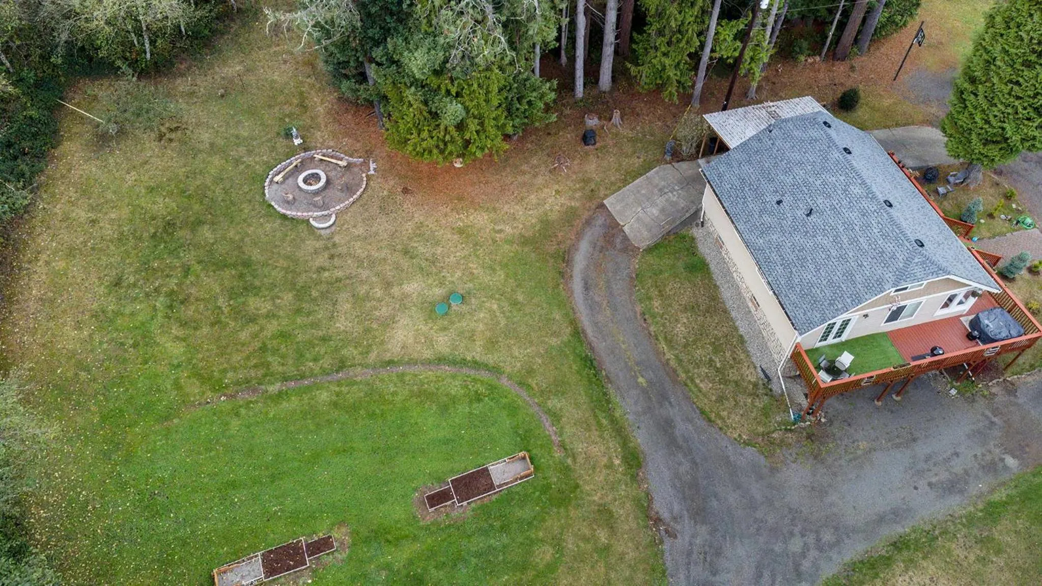 Bird's eye view in Serene Cottage in the Woods