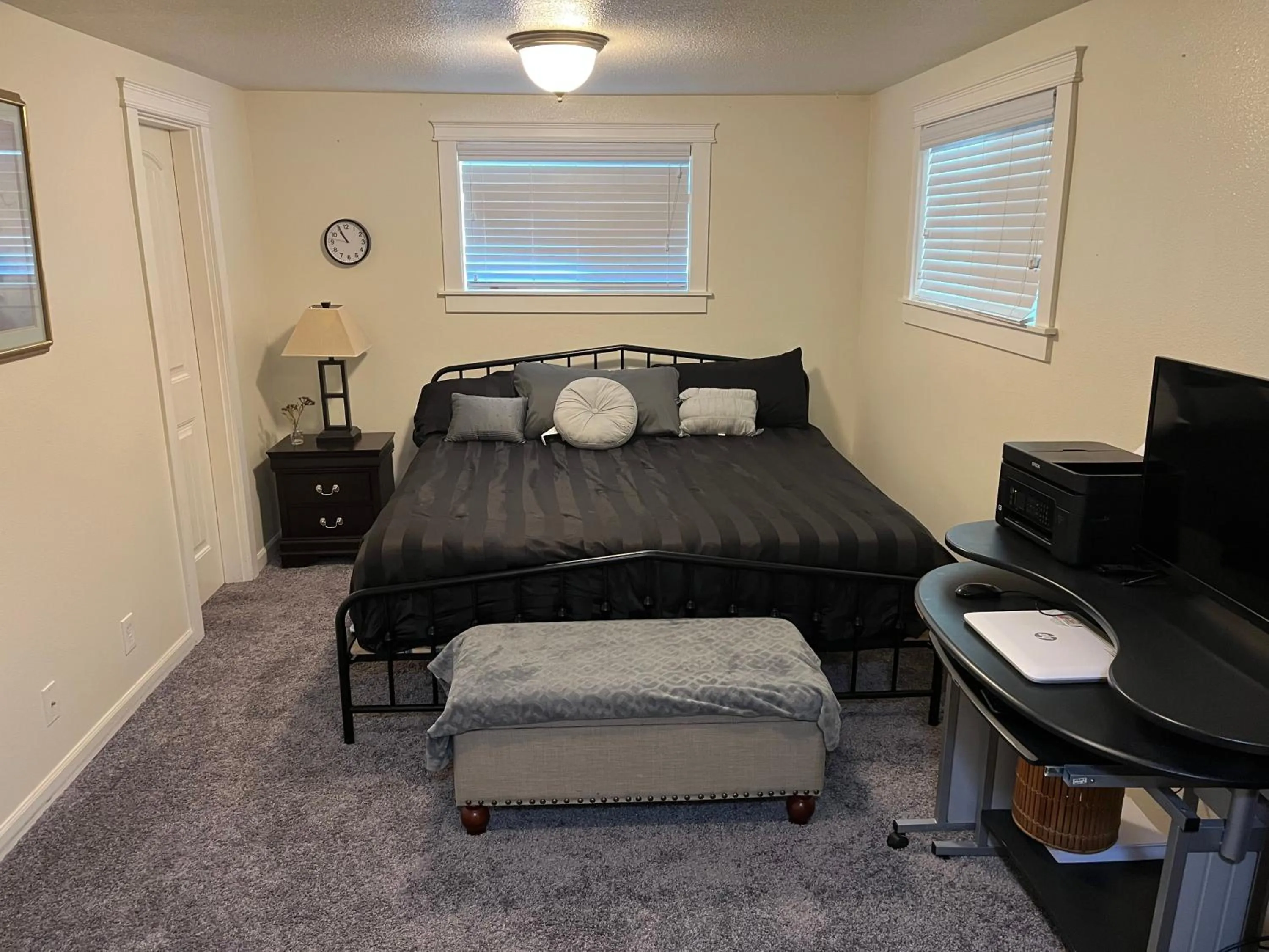 Bedroom, Bed in Serene Cottage in the Woods