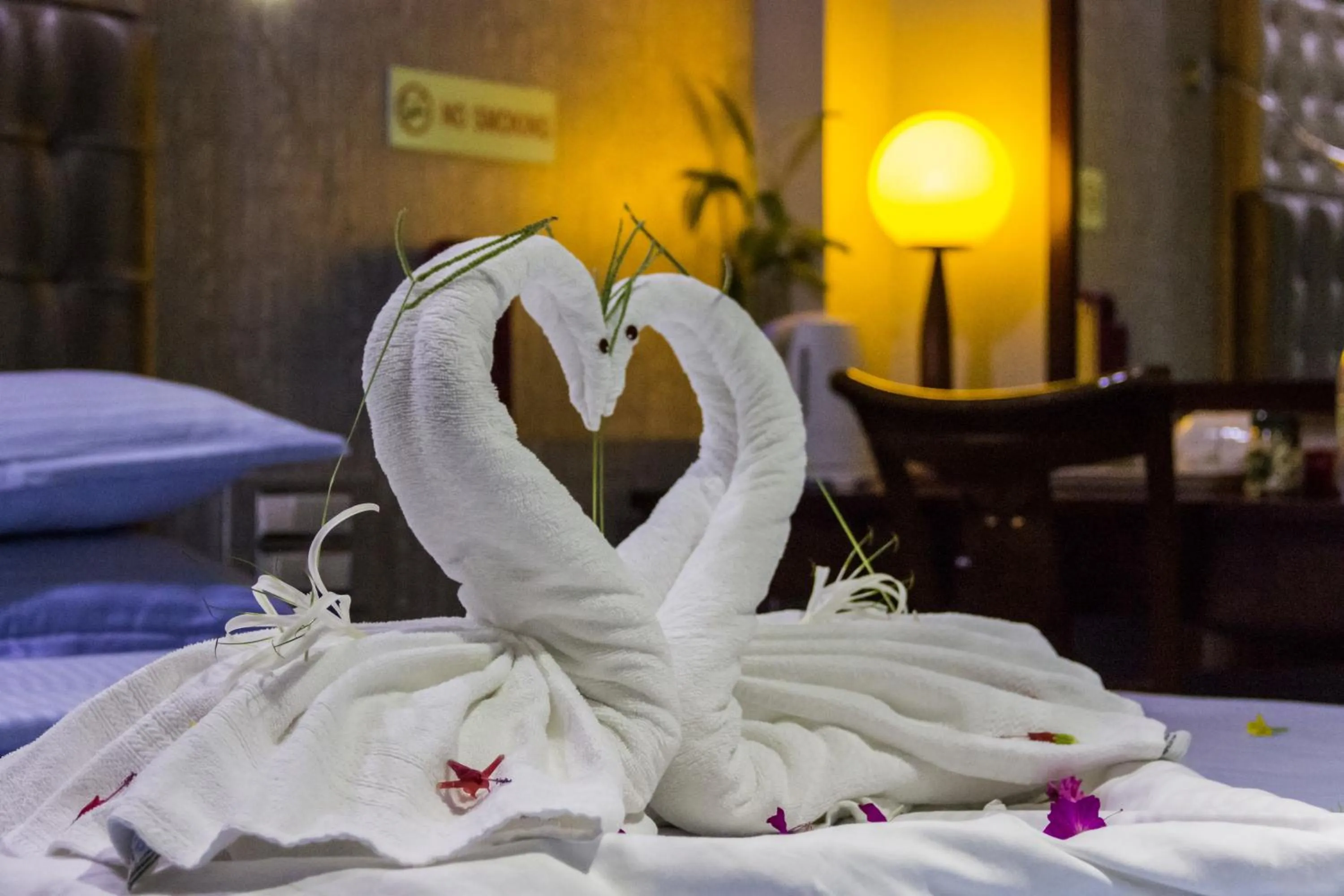 Other, Bed in Newtown Inn