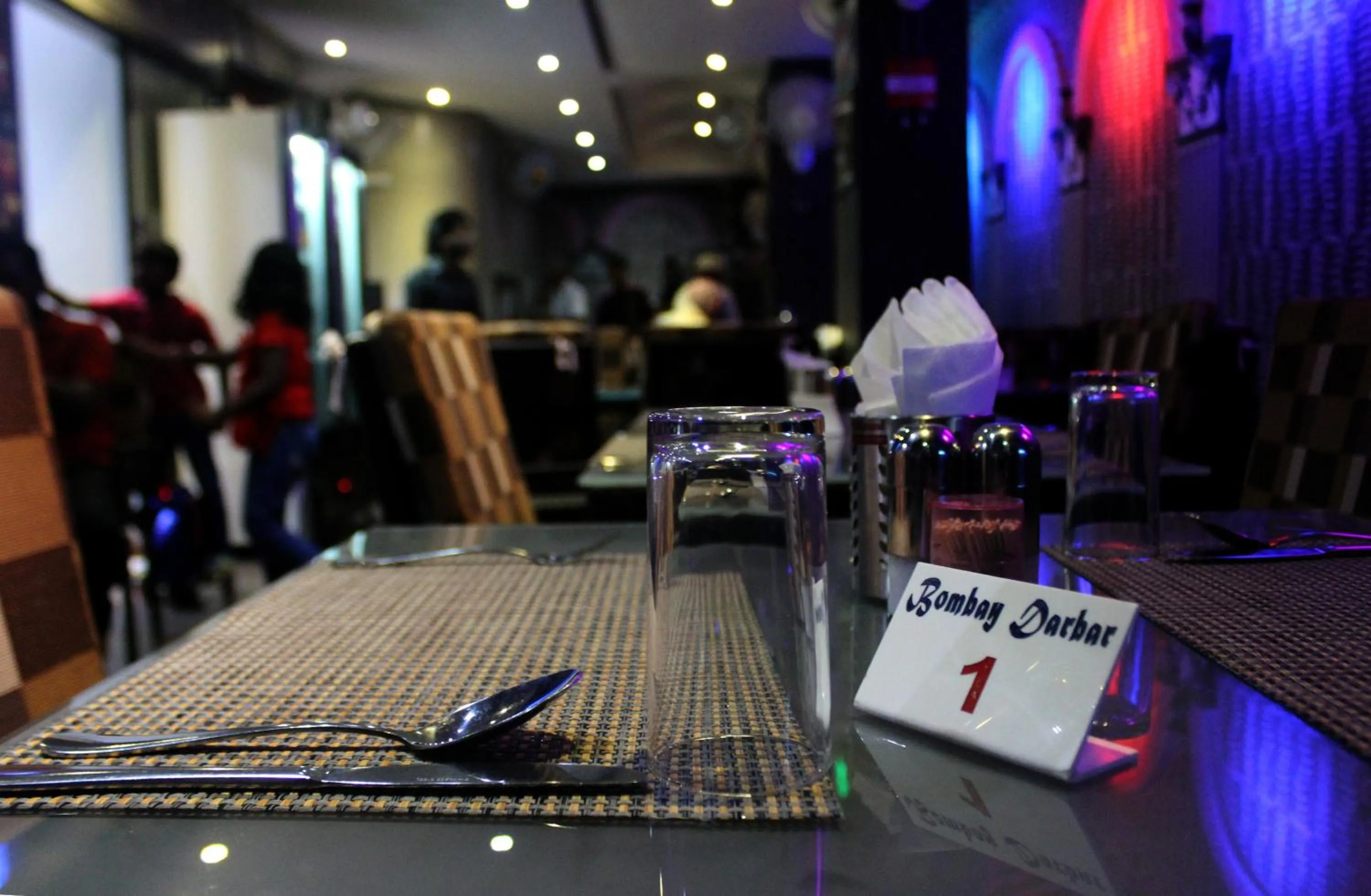 Restaurant/places to eat in Newtown Inn