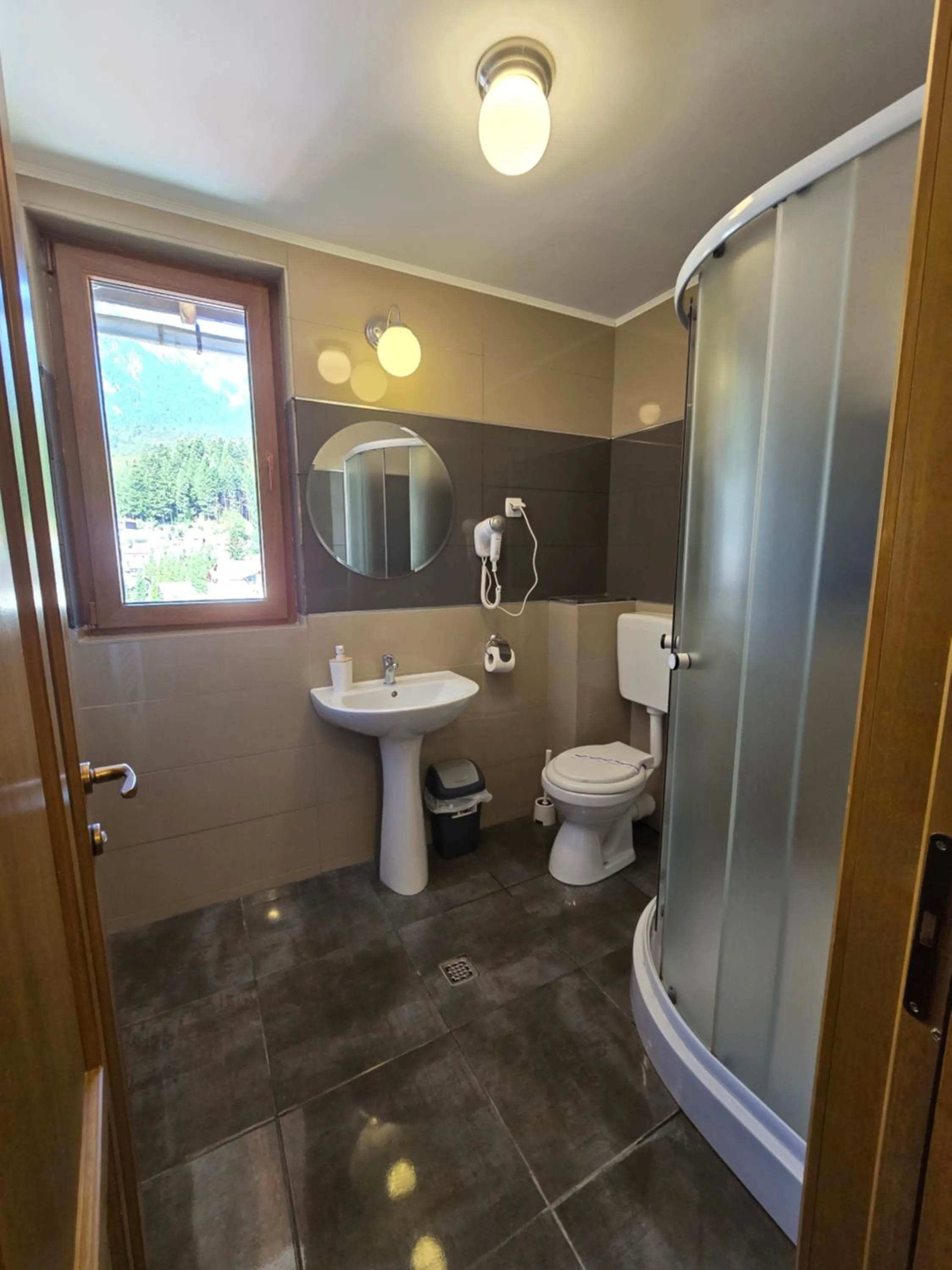 Bathroom in CASA FLORESCU