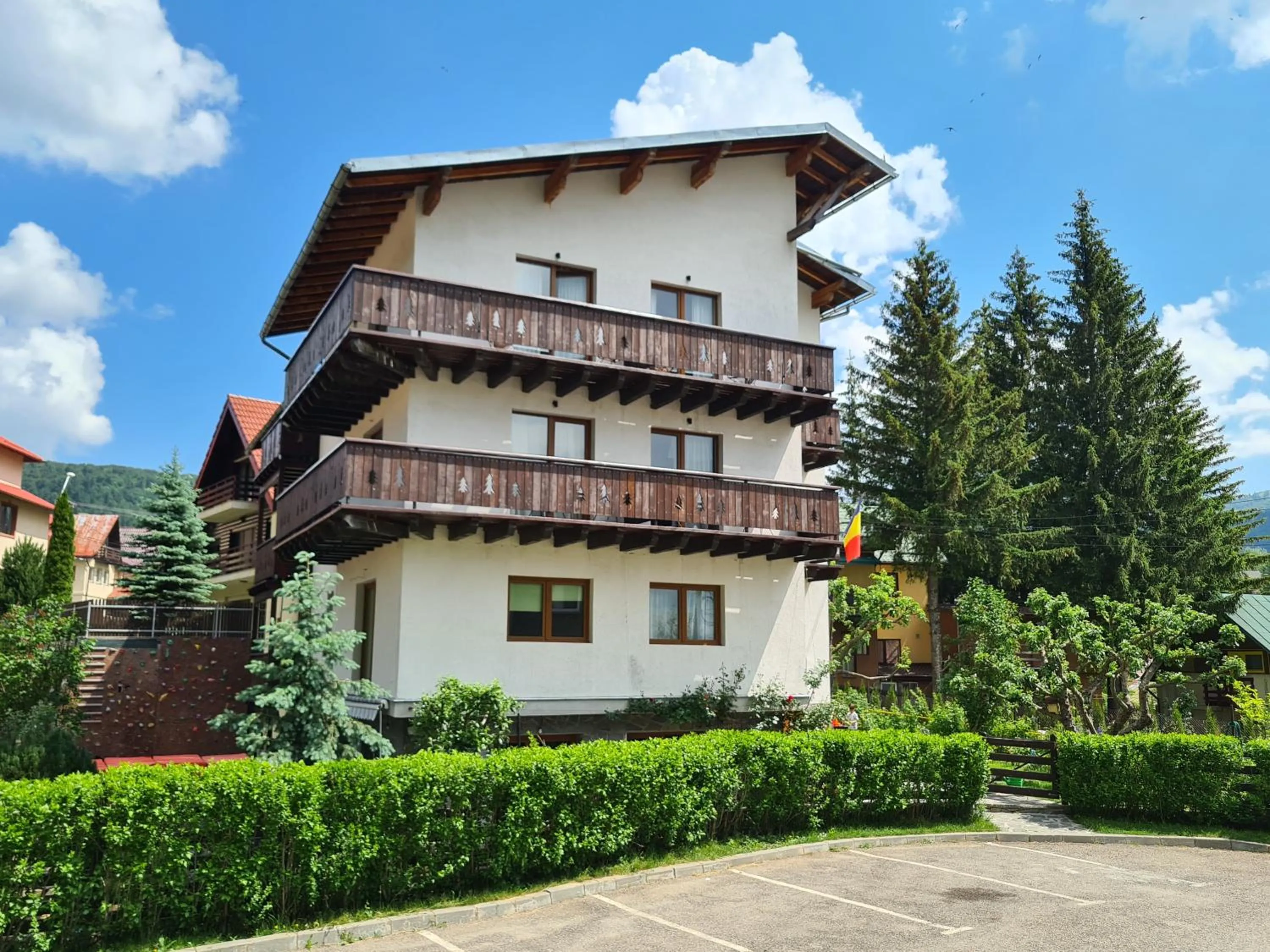 Property building in CASA FLORESCU