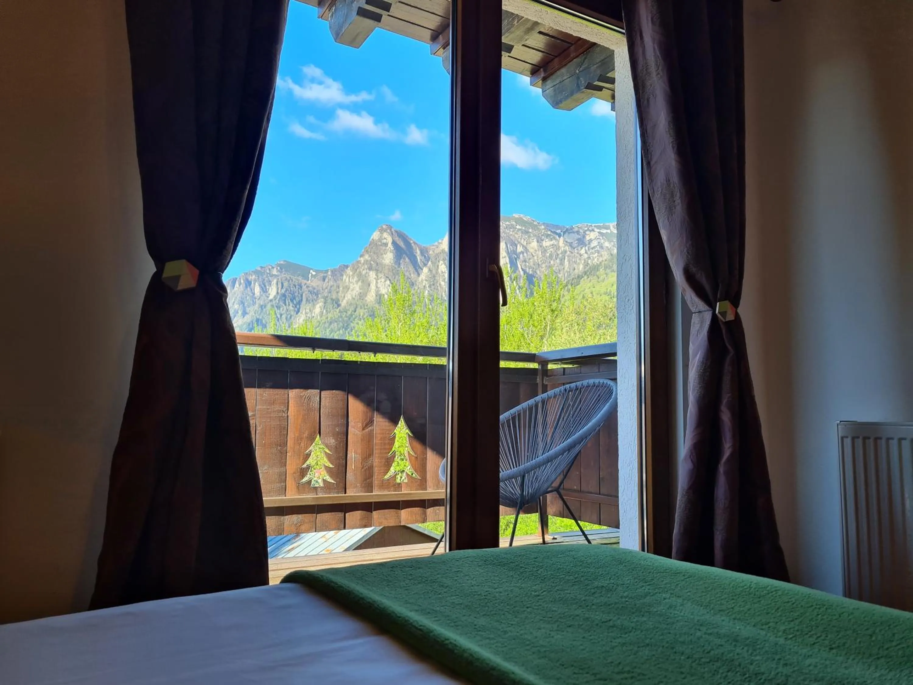 Mountain view in CASA FLORESCU