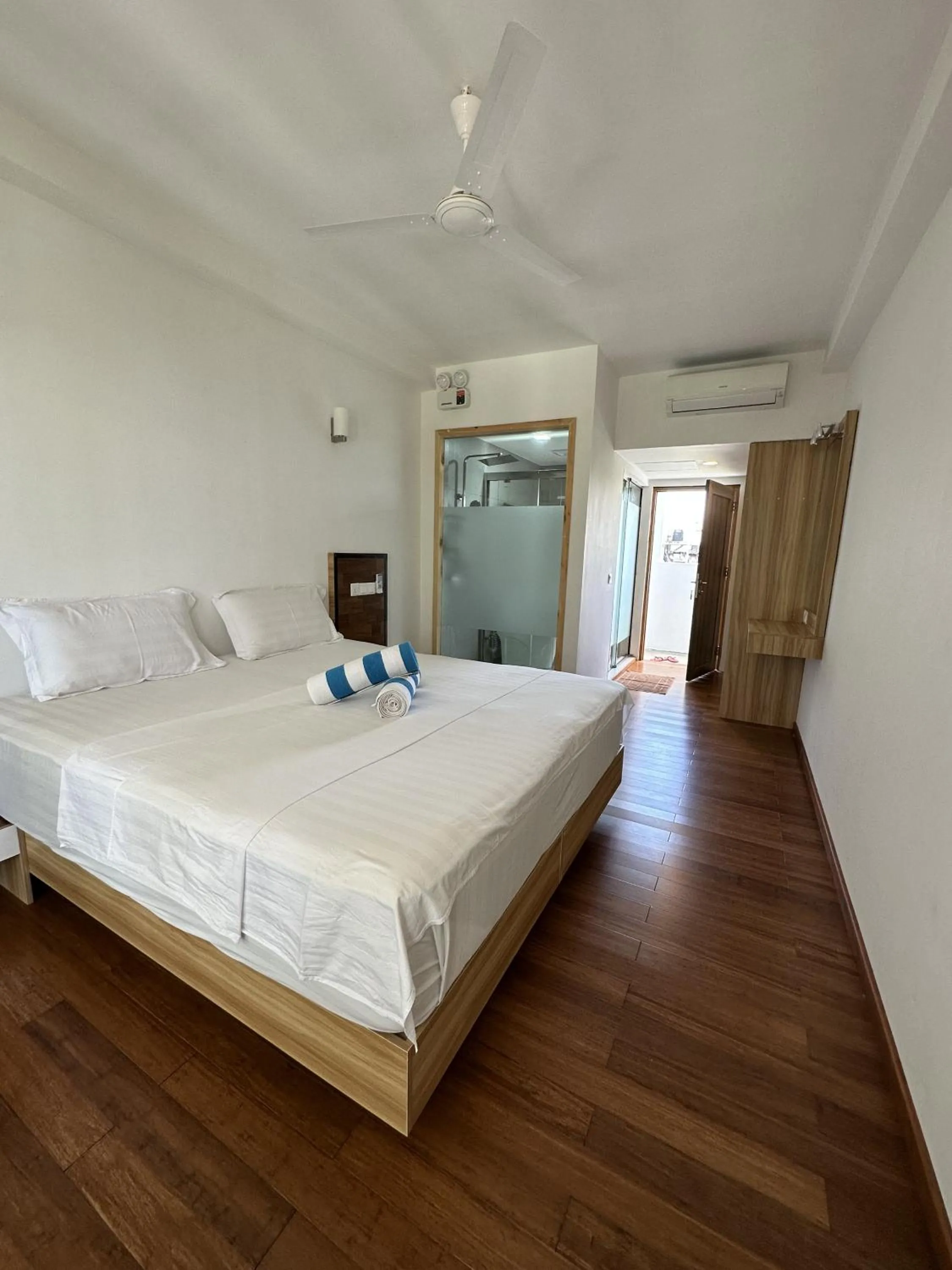 Bed in Thundi Sea View