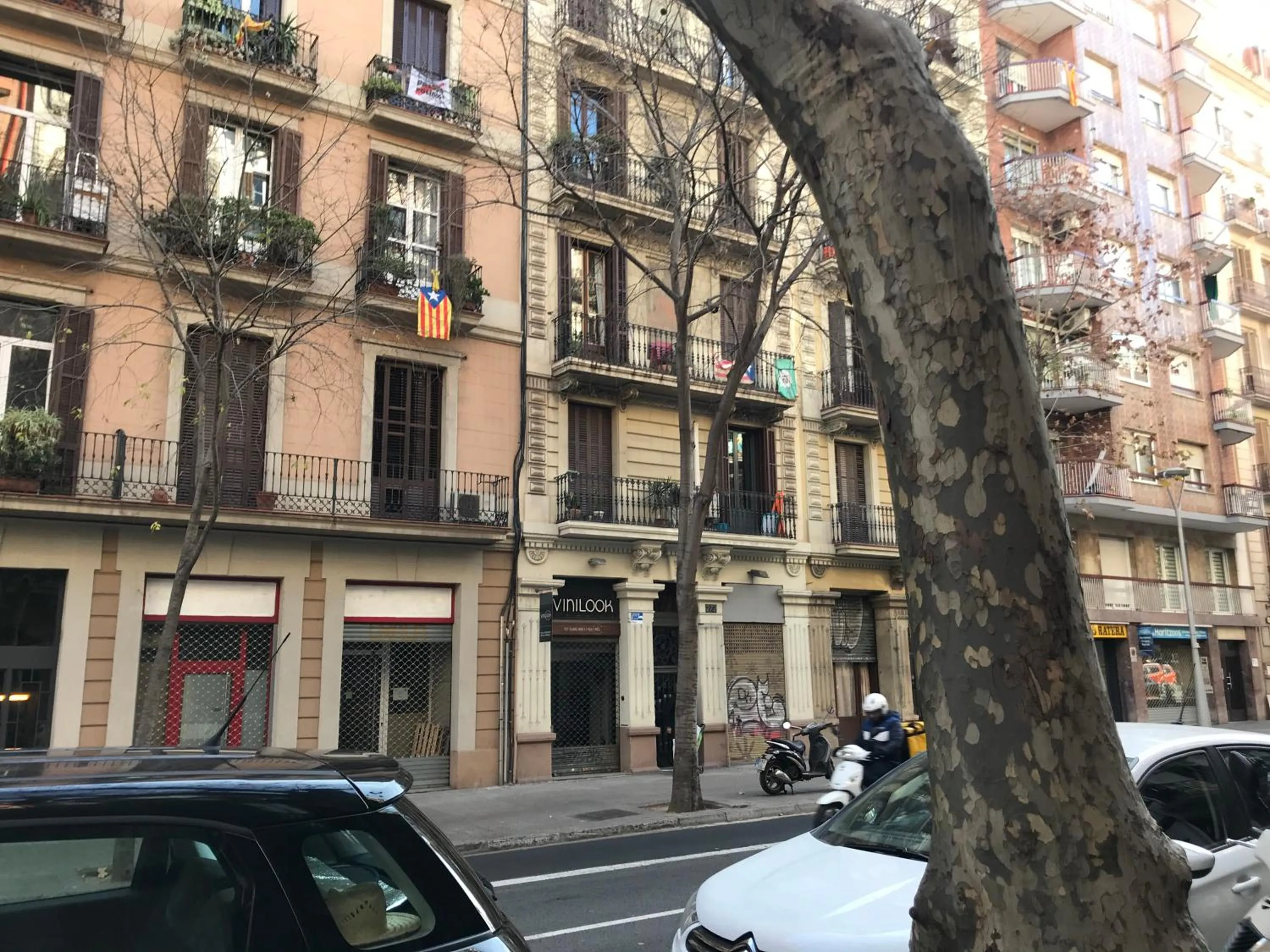 Property building in Rosselló Apartment