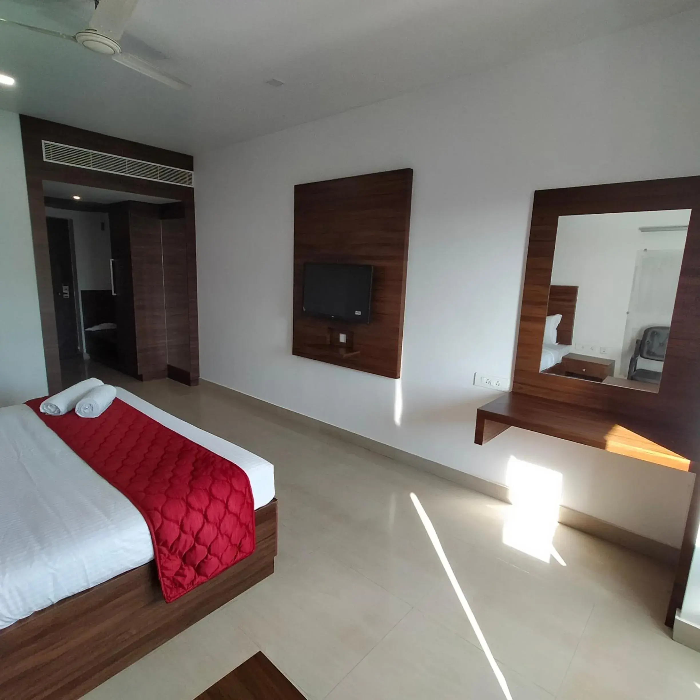 Deluxe Double Room - single occupancy in JB Residency Deluxe Double Room - single occupancy in JB Residency