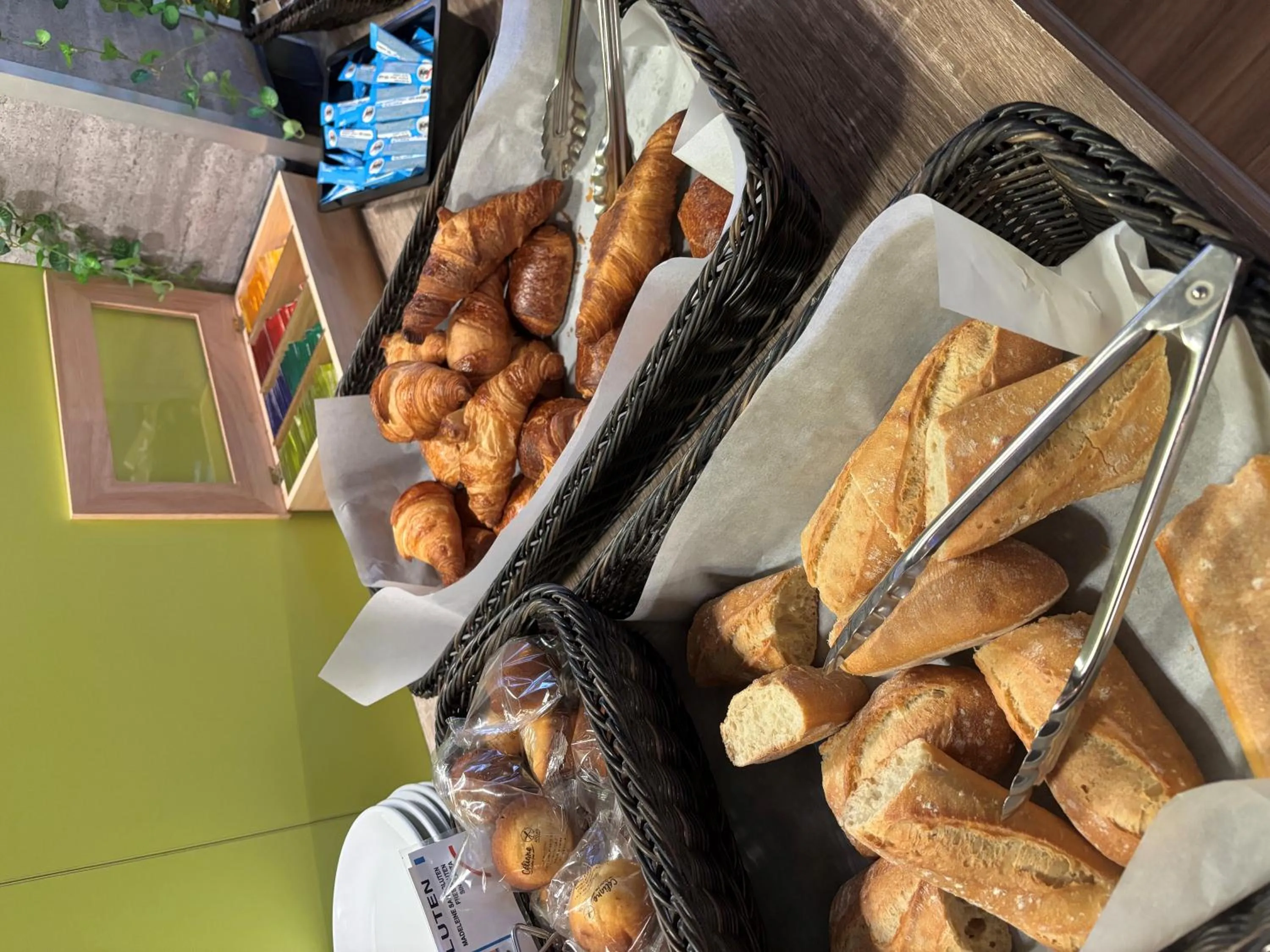 Food and drinks in ibis budget Saint Paul Les Dax