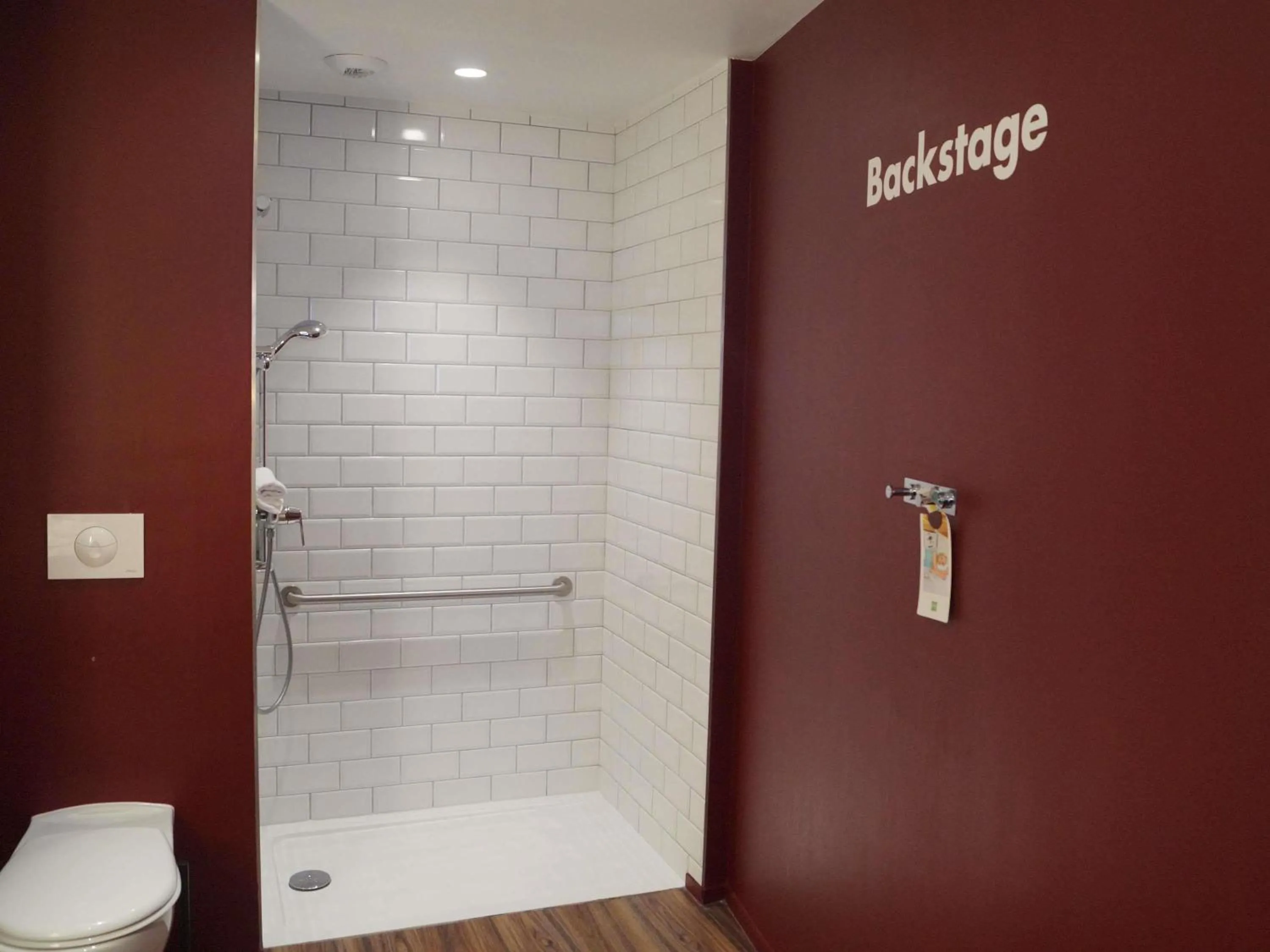 Bedroom in ibis Styles Lens Centre Gare