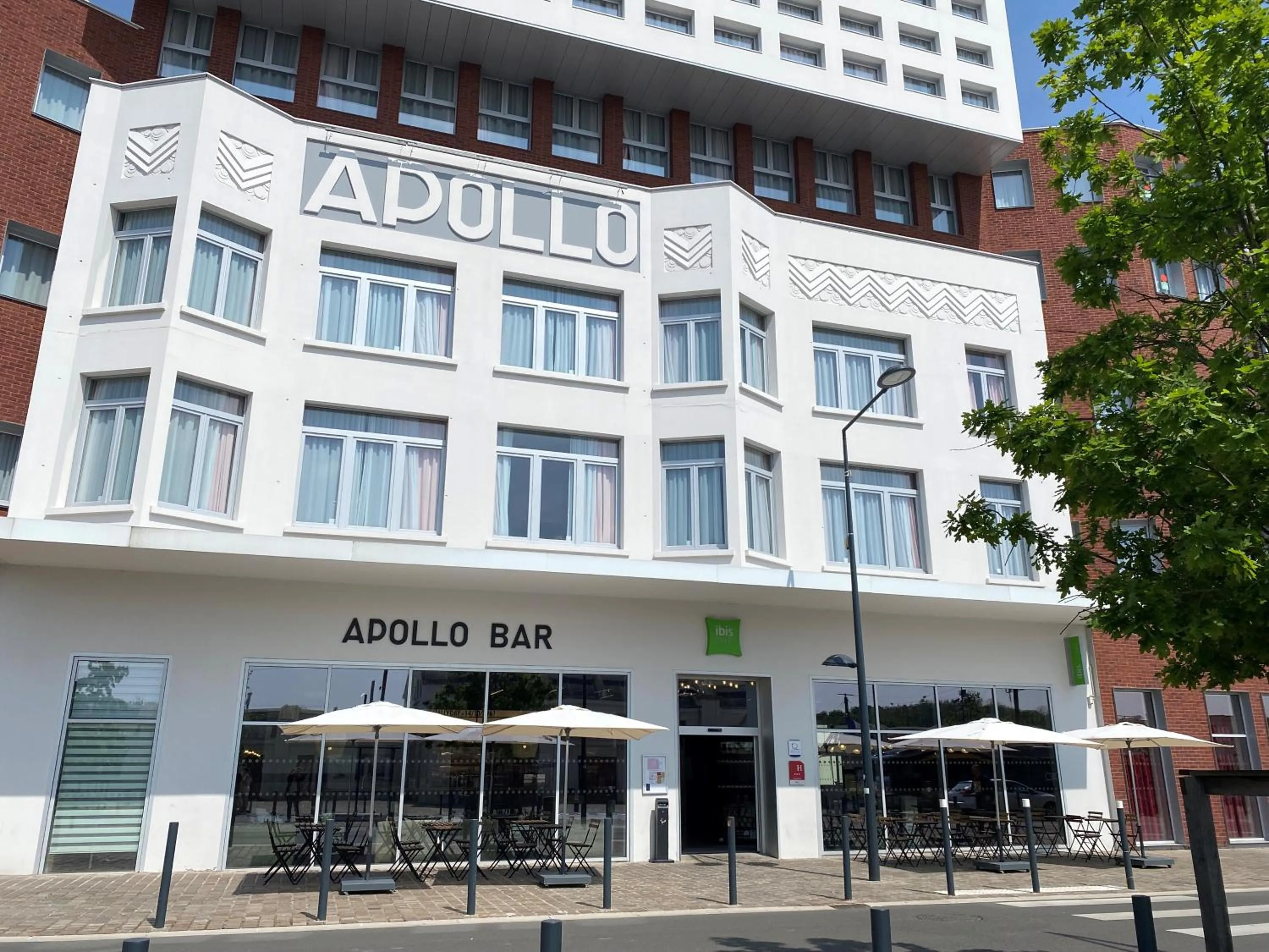 Patio in ibis Styles Lens Centre Gare