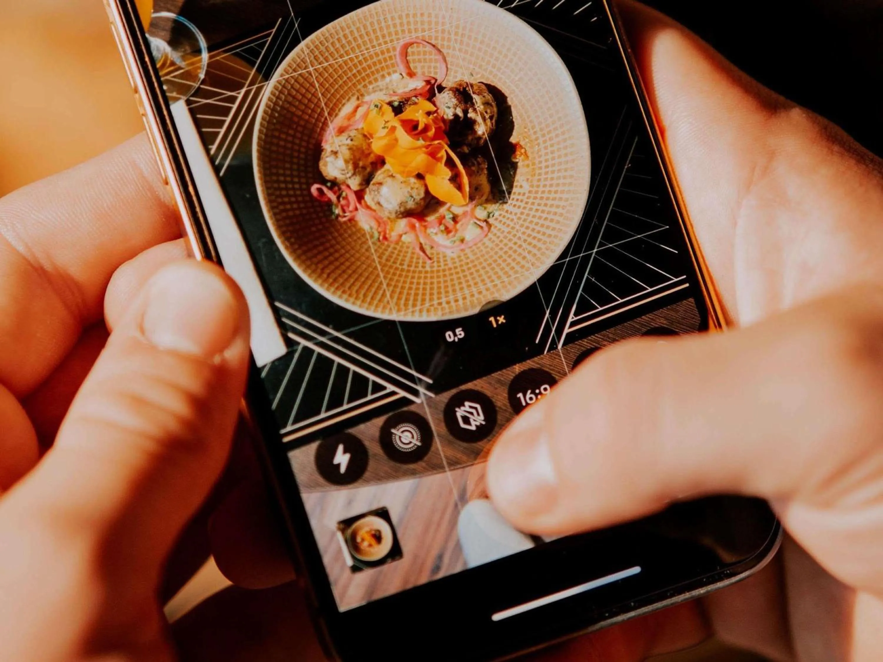 Restaurant/places to eat in ibis Styles Lens Centre Gare