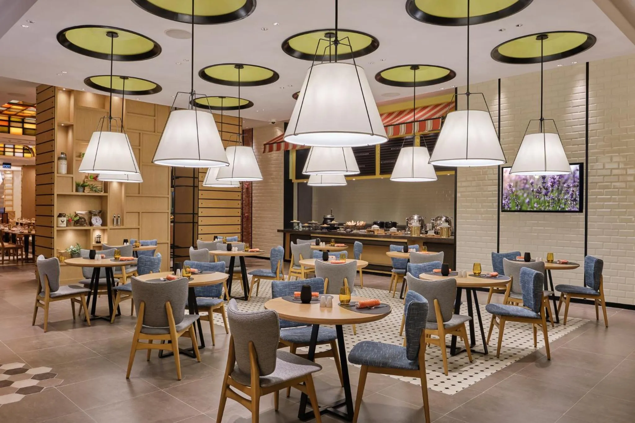 Restaurant/places to eat in Swissôtel Clark Philippines