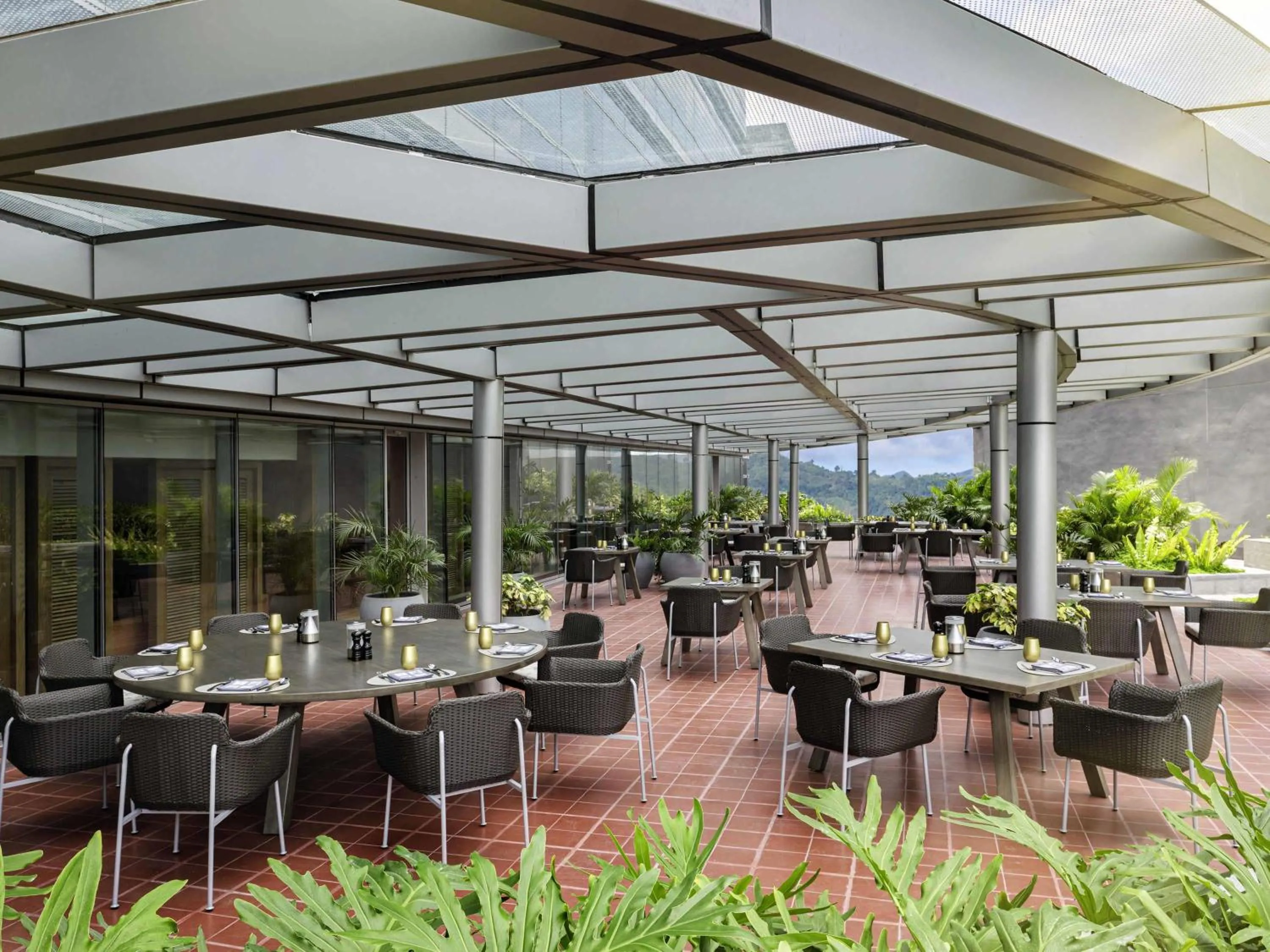 Restaurant/places to eat in Swissôtel Clark Philippines