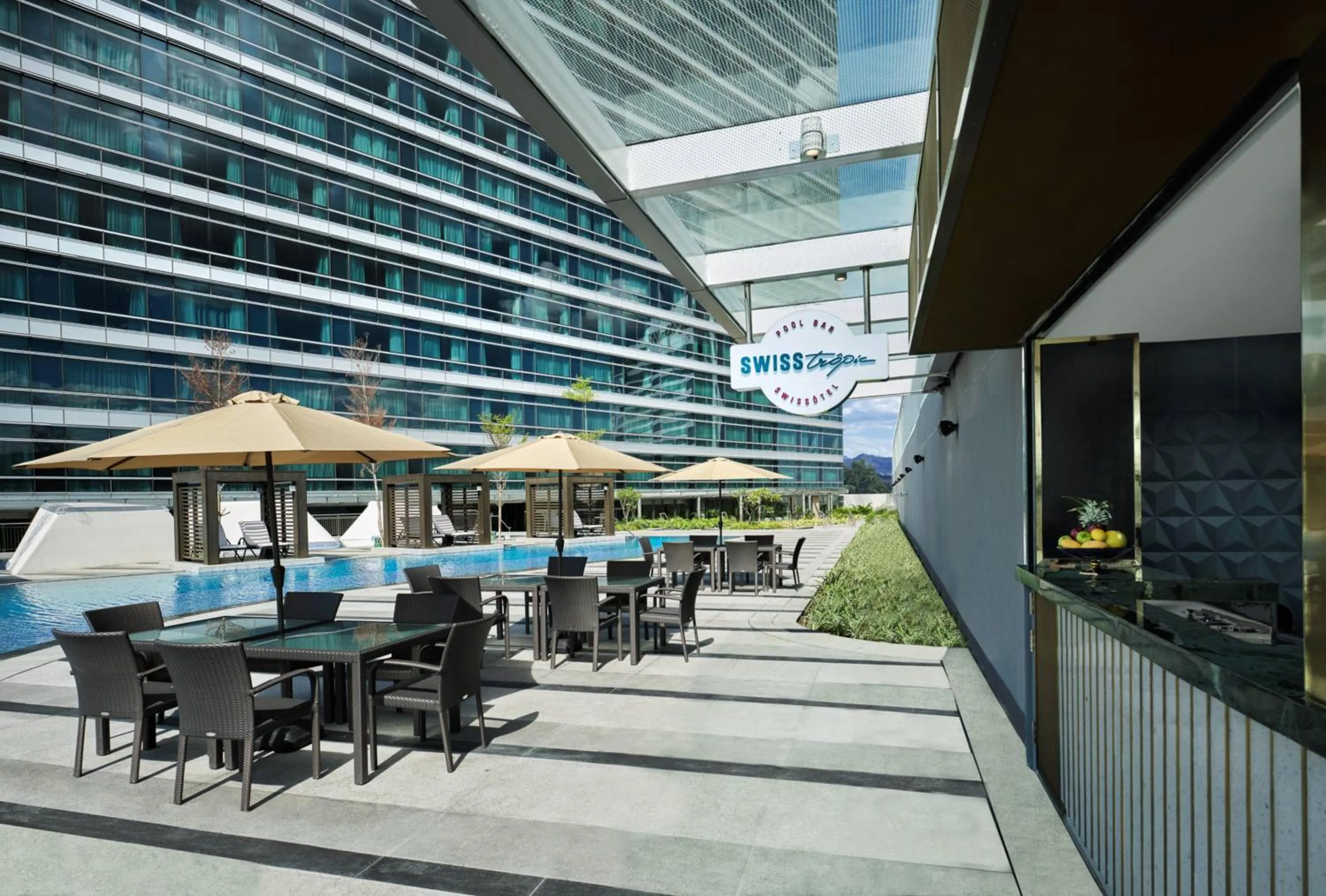 Restaurant/places to eat in Swissôtel Clark Philippines