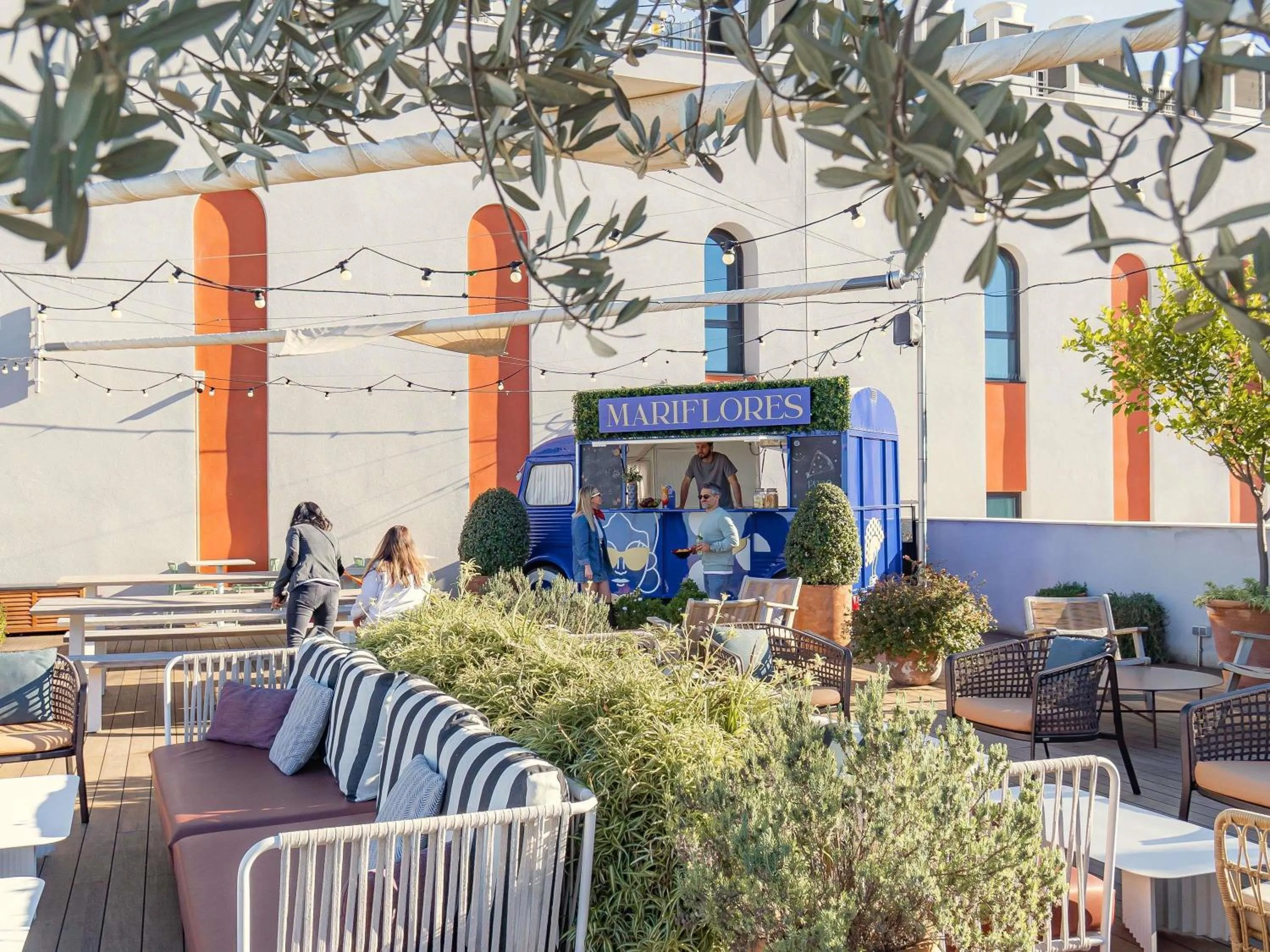 Lounge or bar in Ibis Styles Sevilla City Santa Justa