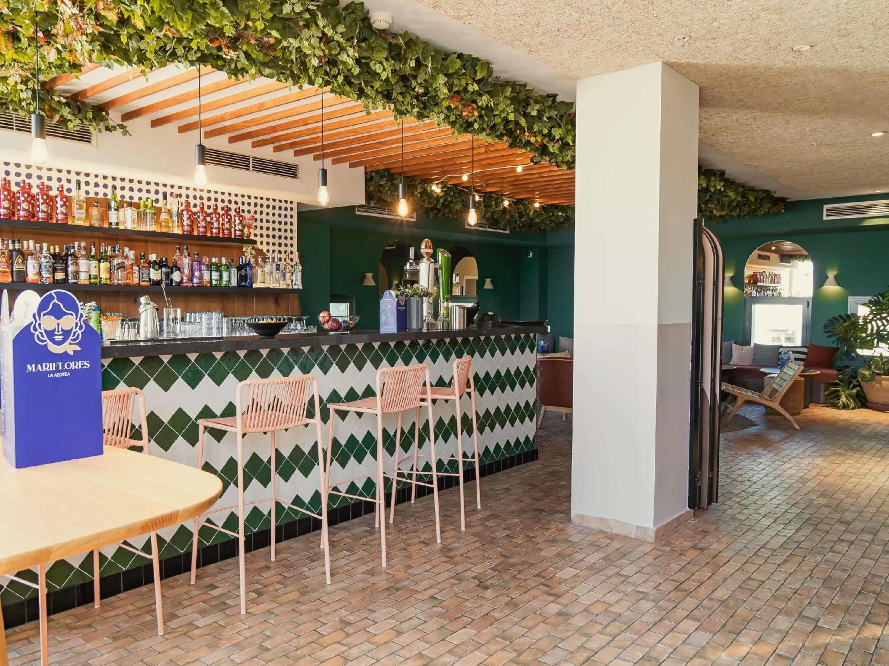 Lounge or bar in Ibis Styles Sevilla City Santa Justa