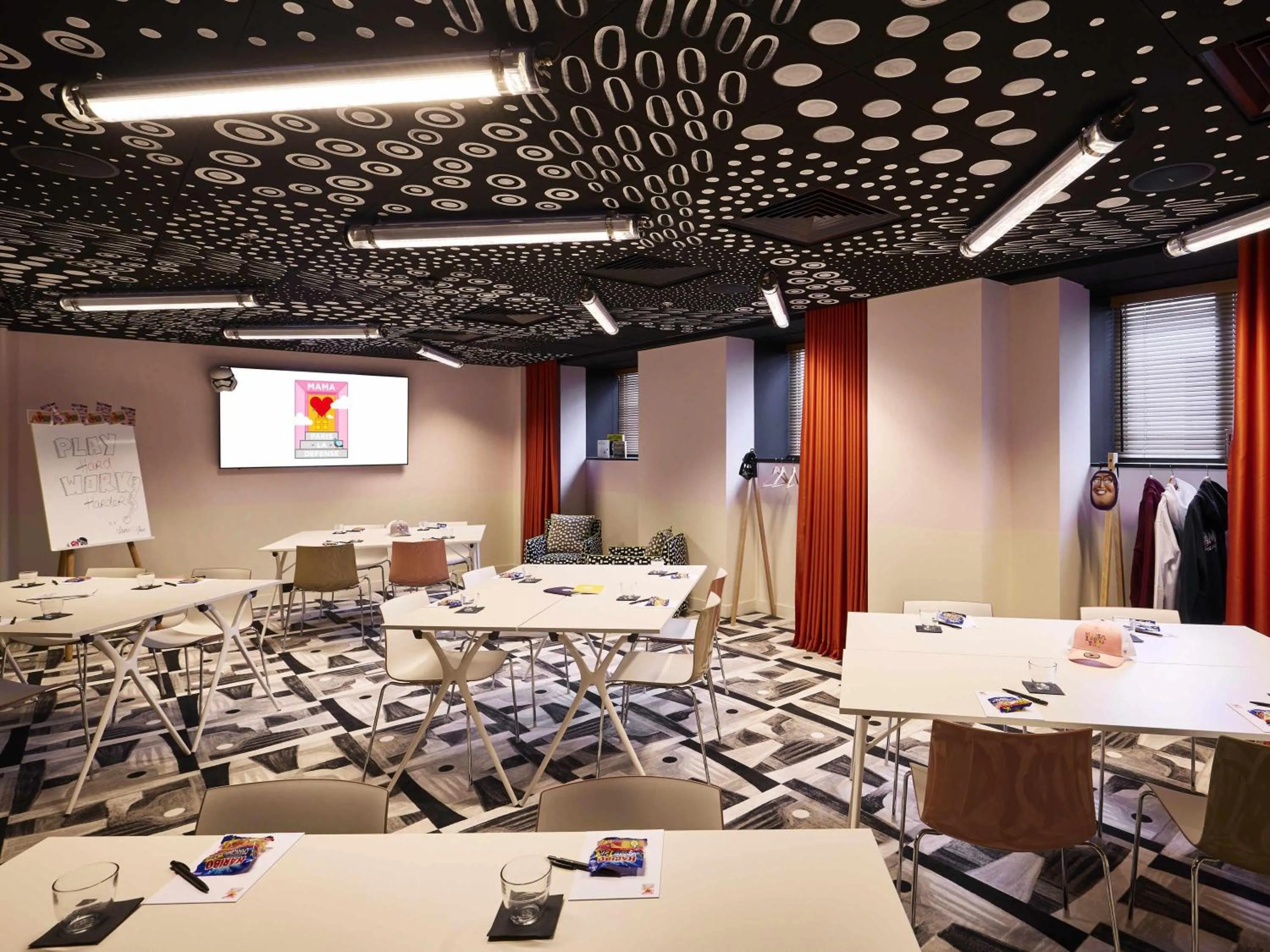 Meeting/conference room in Mama Shelter Paris La Défense